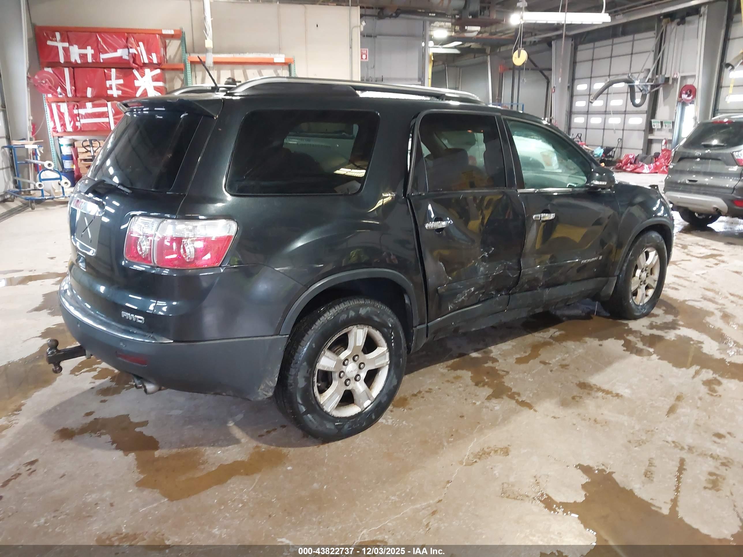 GMC ACADIA image 4