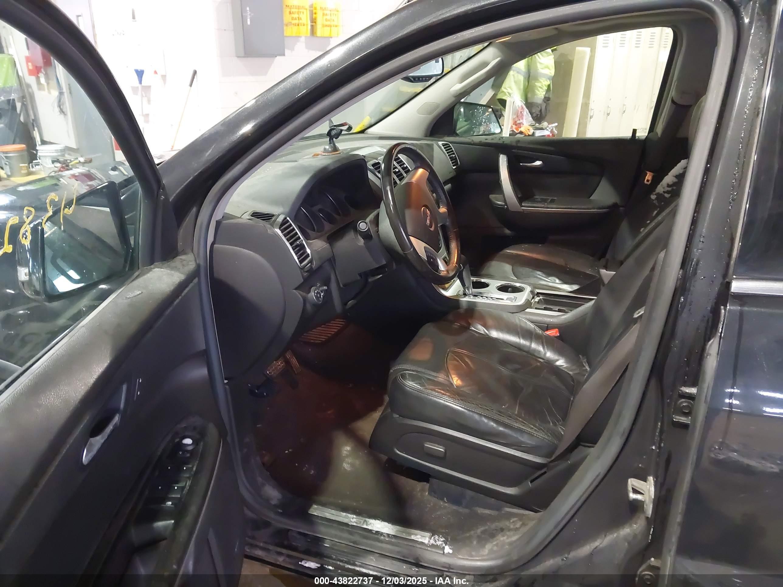 GMC ACADIA image 5