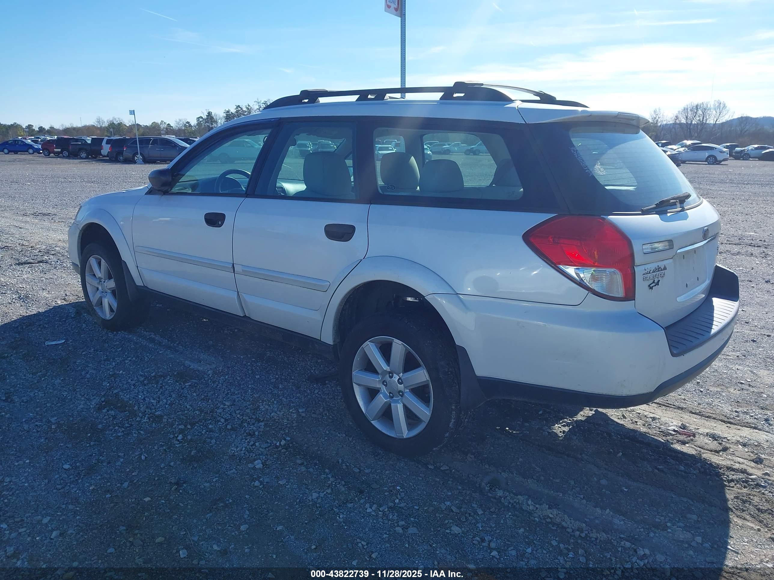 SUBARU OUTBACK image 3