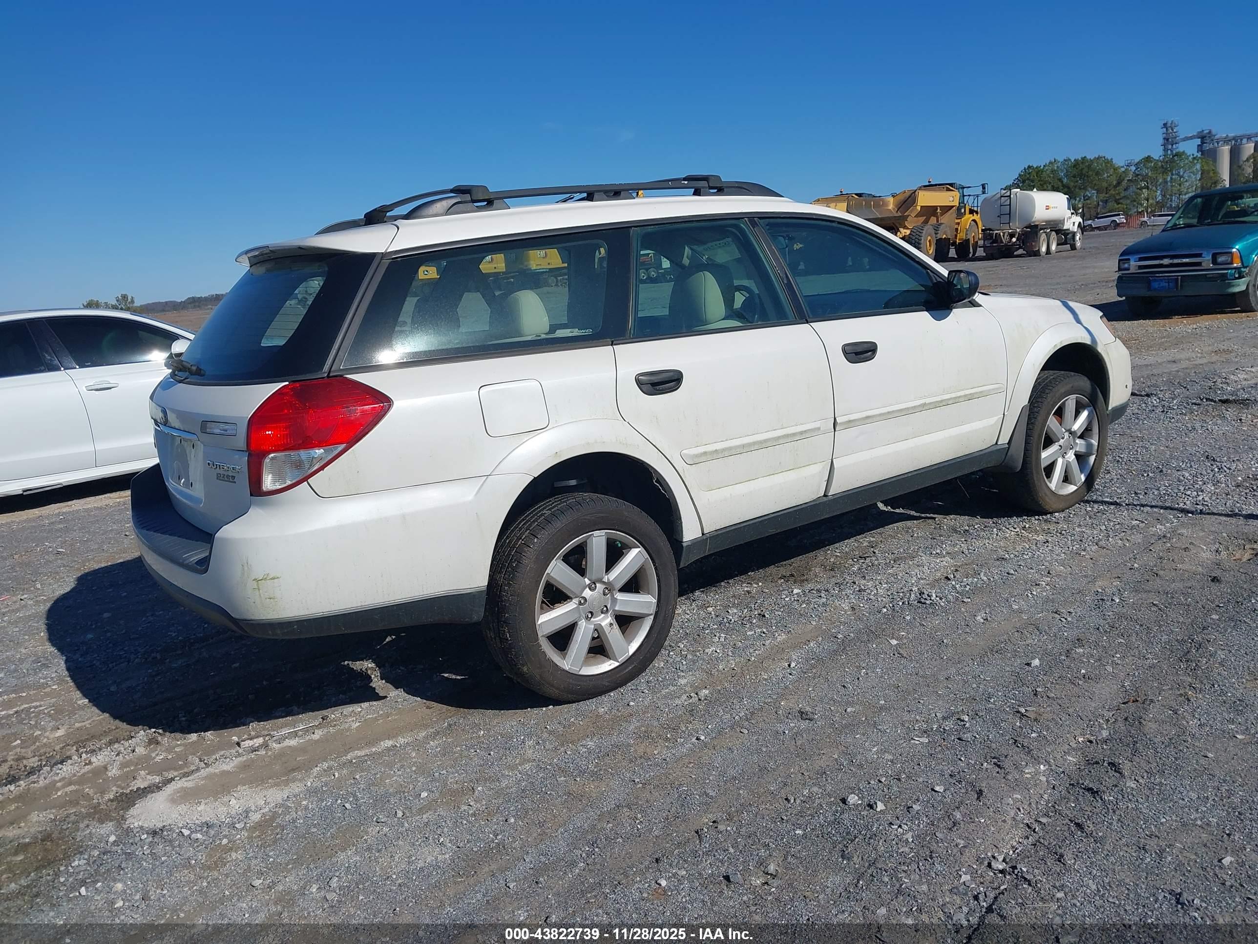 SUBARU OUTBACK image 4