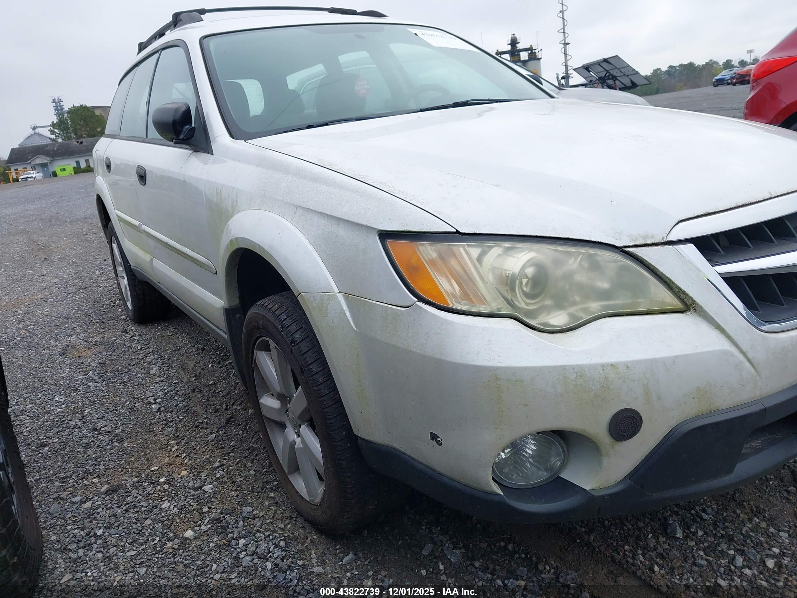 SUBARU OUTBACK image 6
