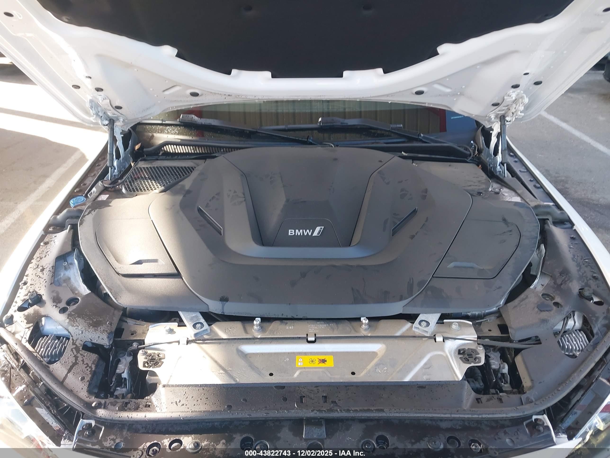 BMW I4 image 10