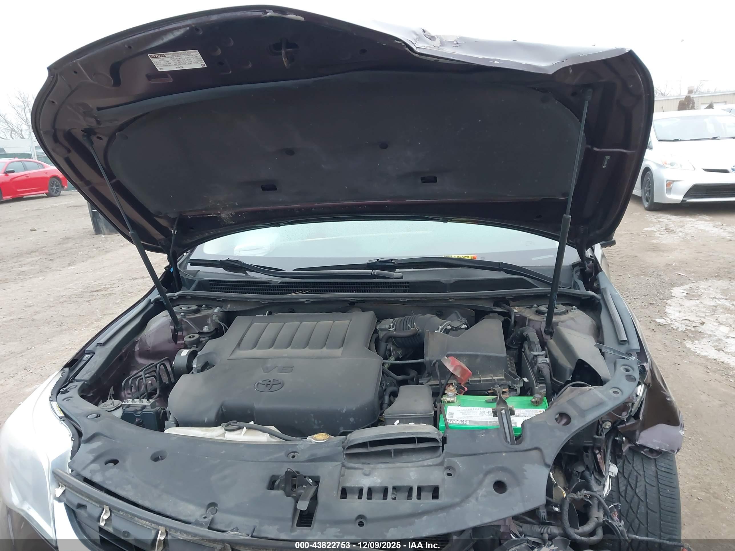 TOYOTA AVALON image 10