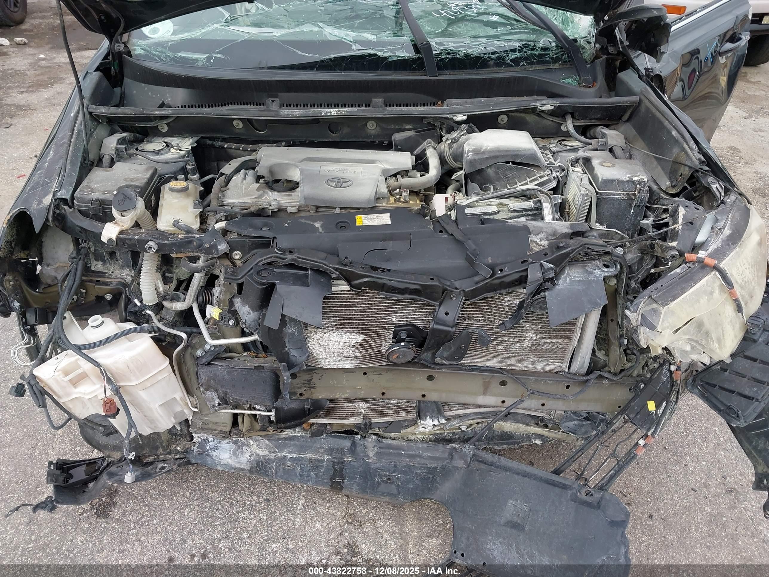 TOYOTA RAV4 image 10