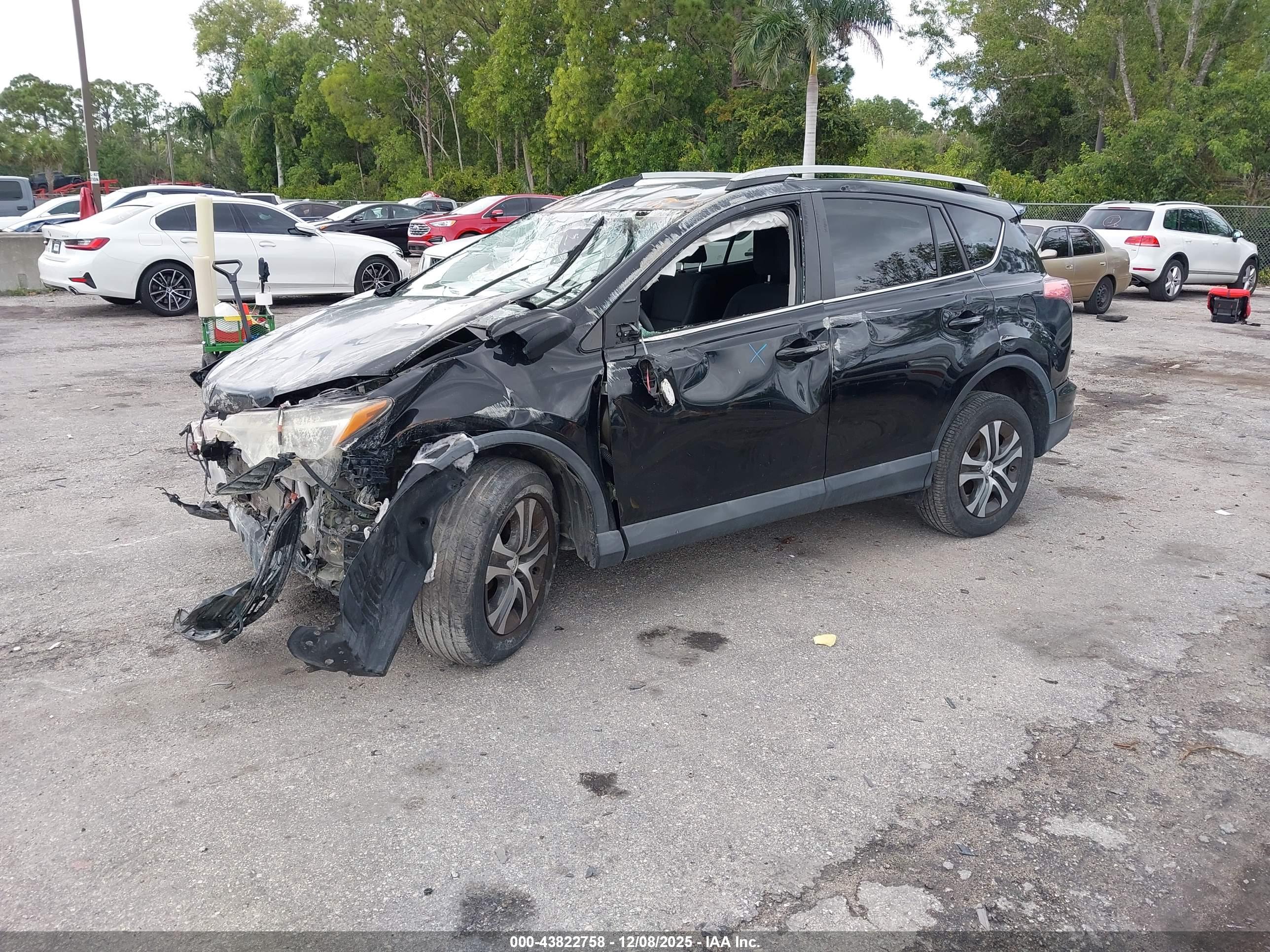 TOYOTA RAV4 image 2