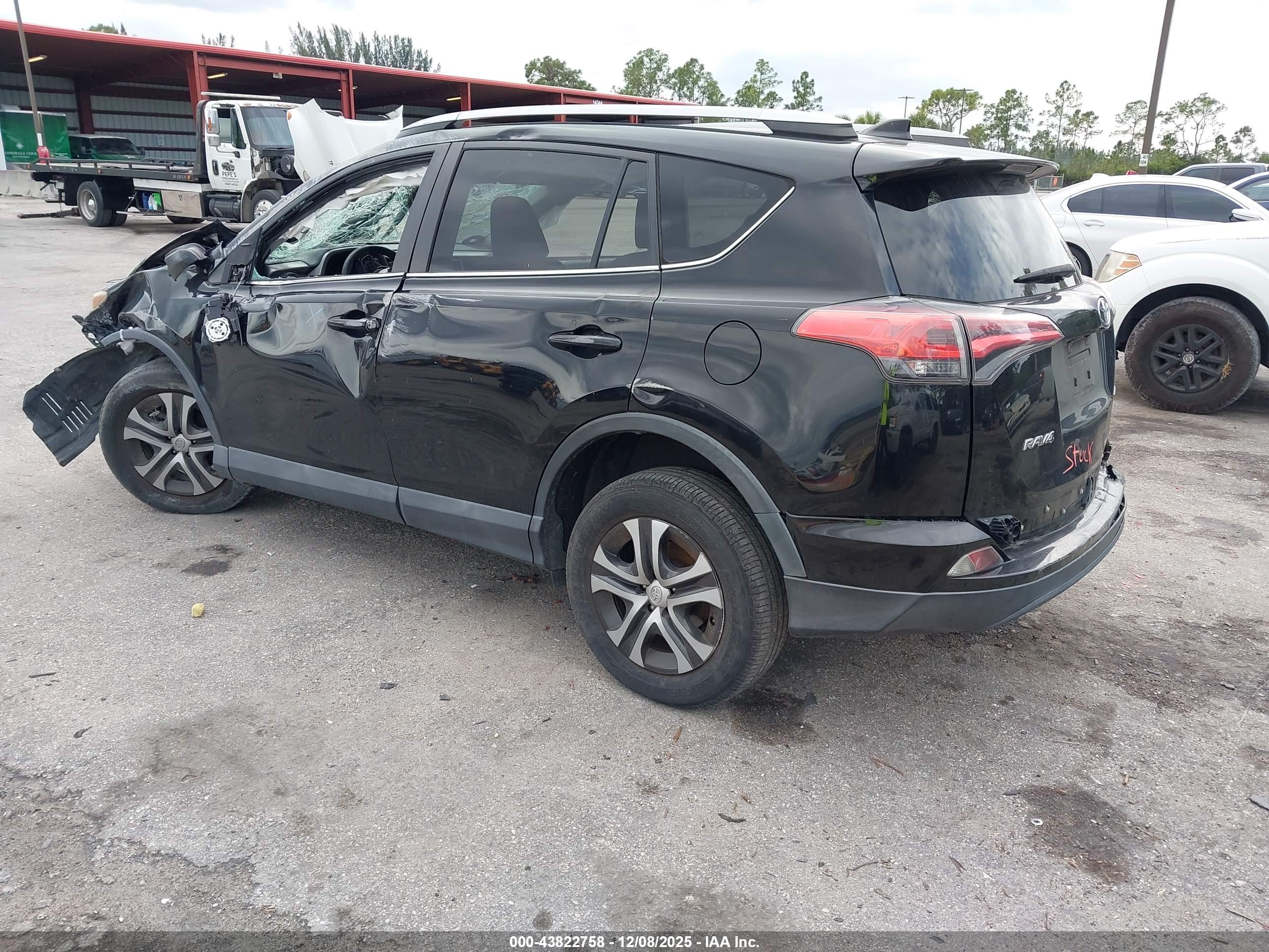 TOYOTA RAV4 image 3