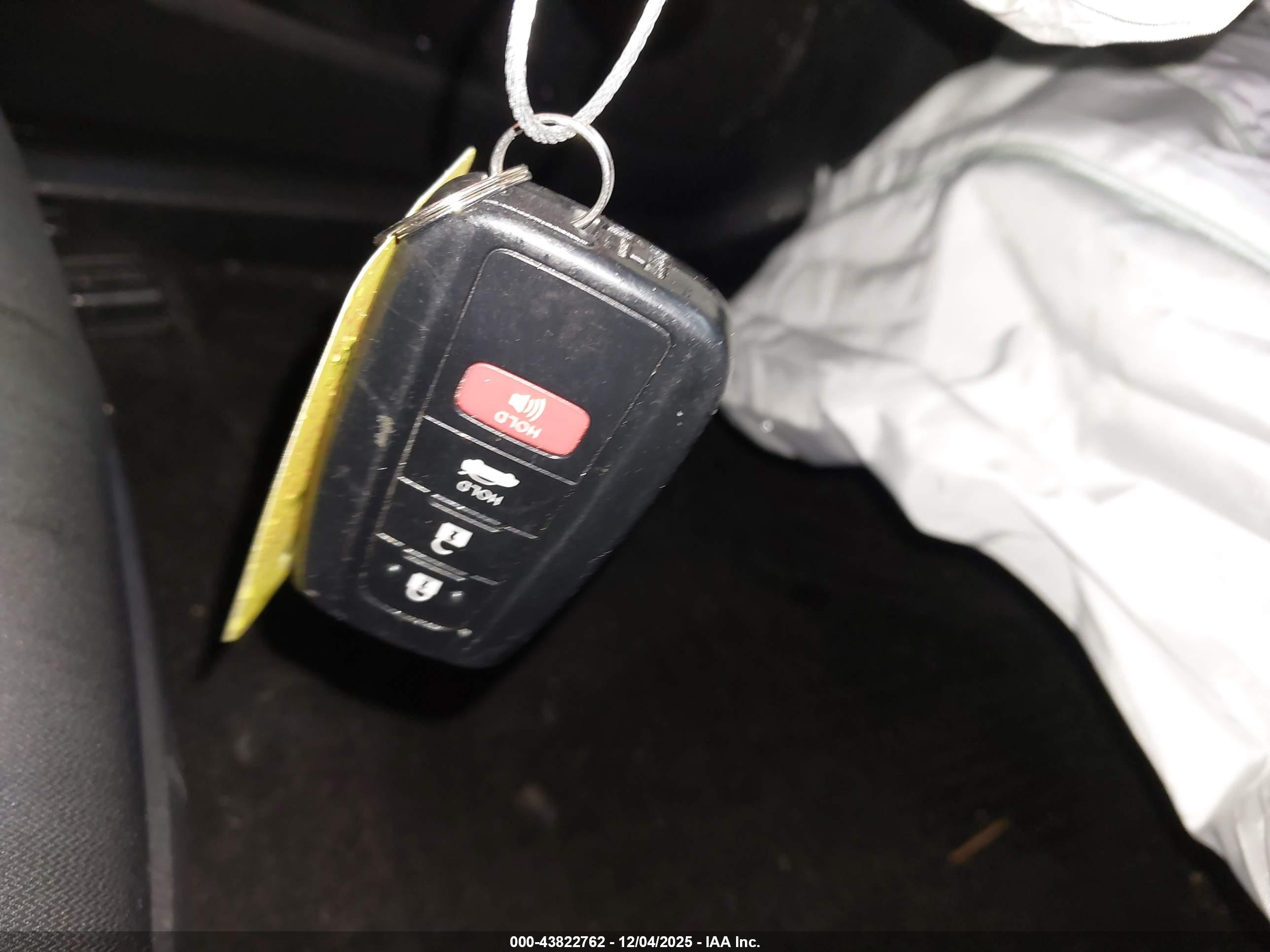 TOYOTA CAMRY image 11