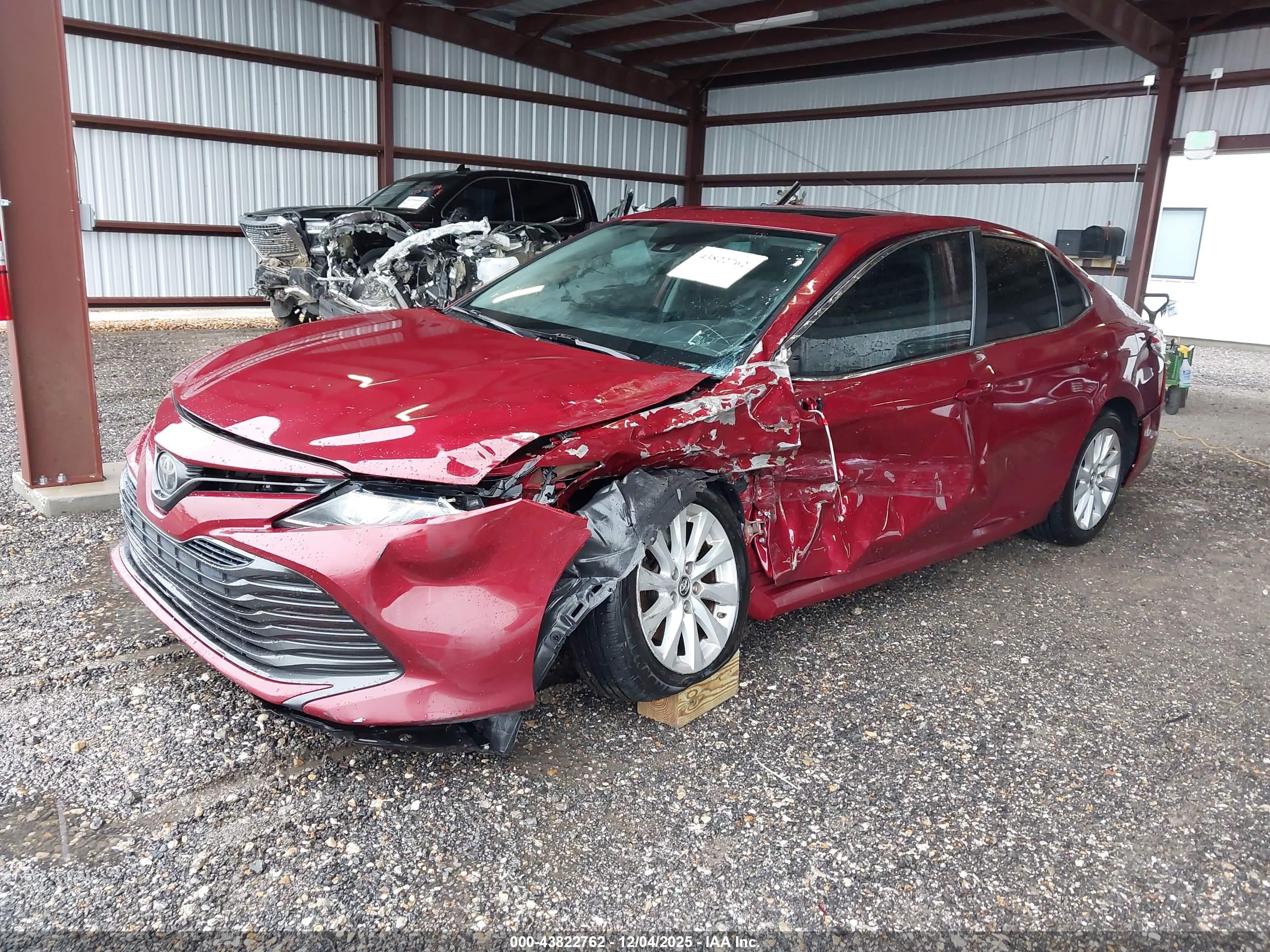 TOYOTA CAMRY image 2