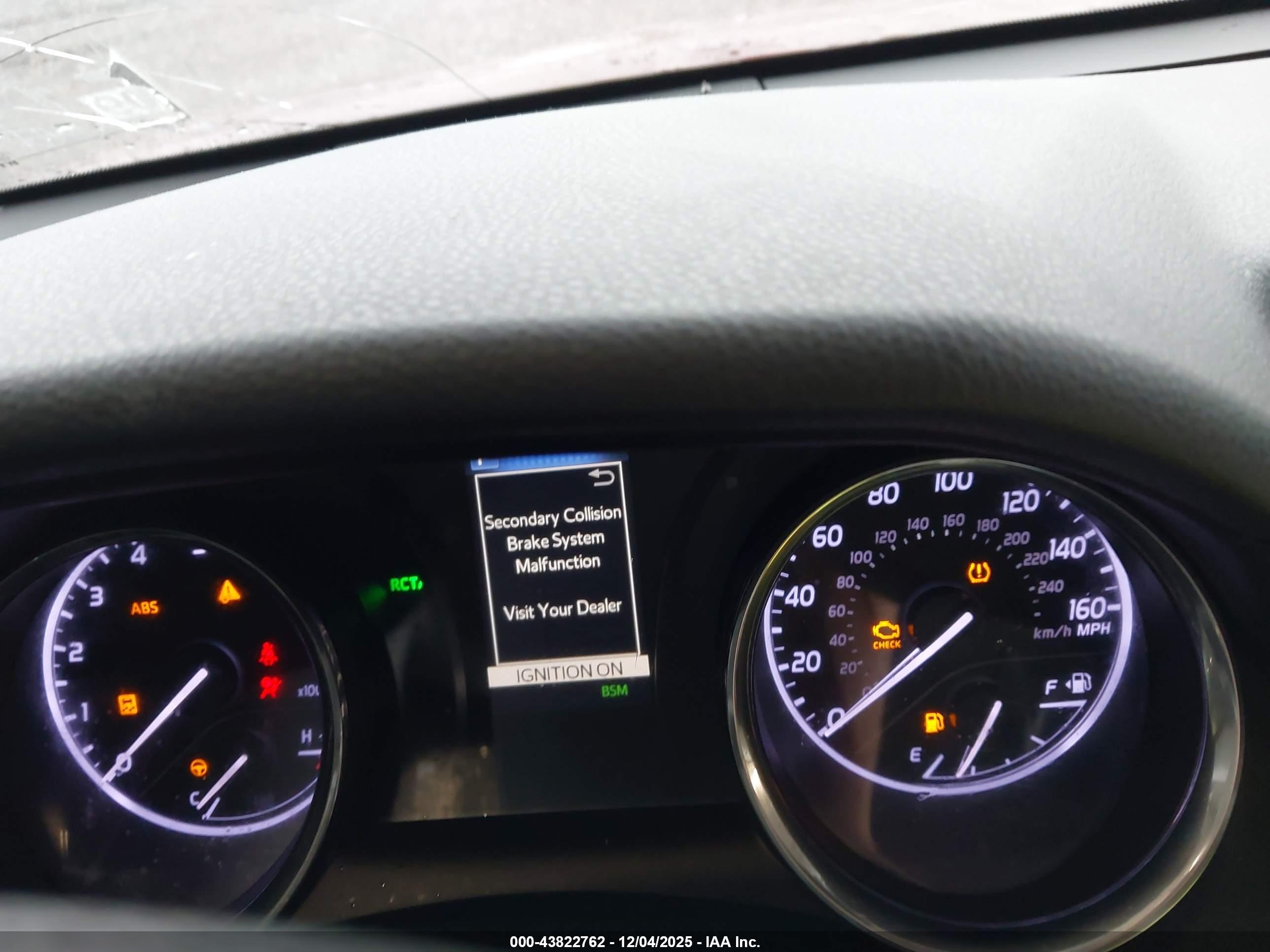 TOYOTA CAMRY image 7