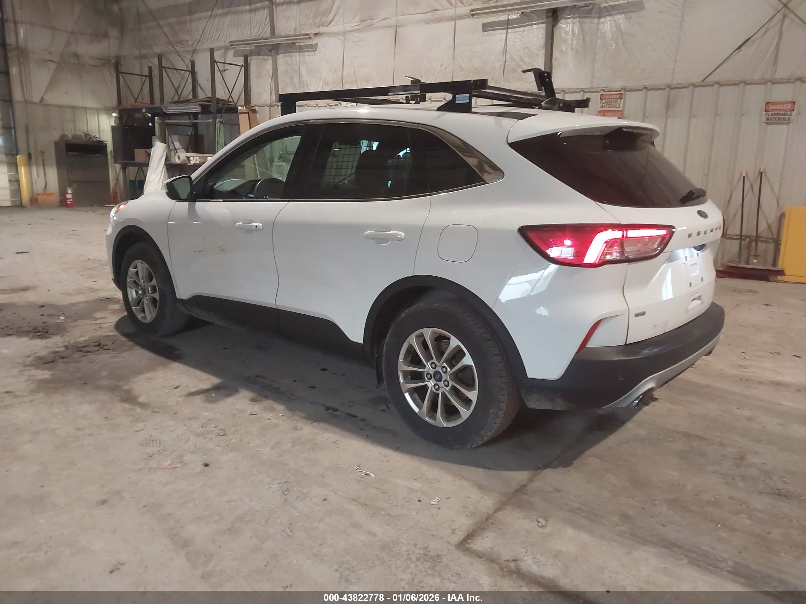 FORD ESCAPE image 3