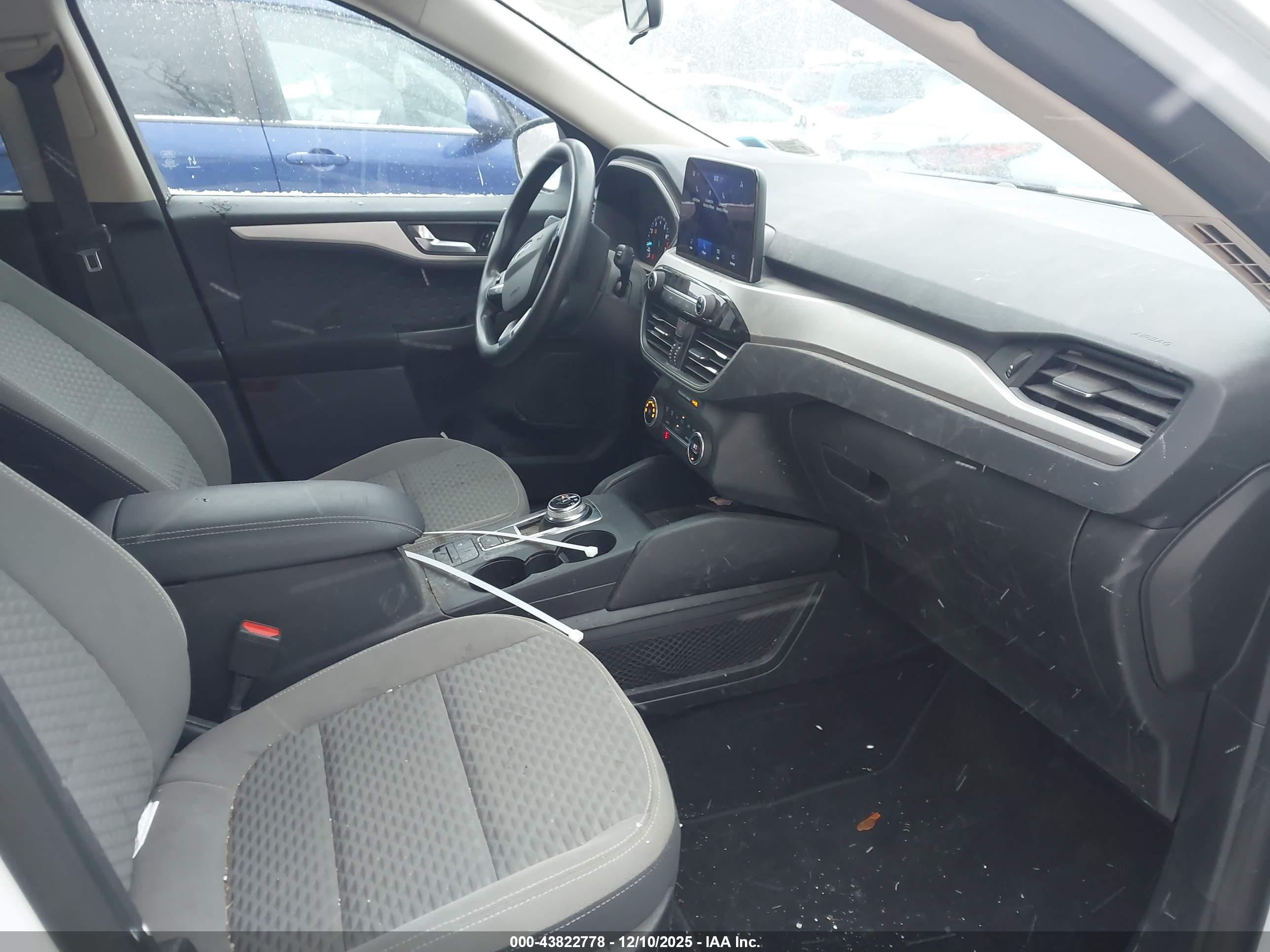 FORD ESCAPE image 5