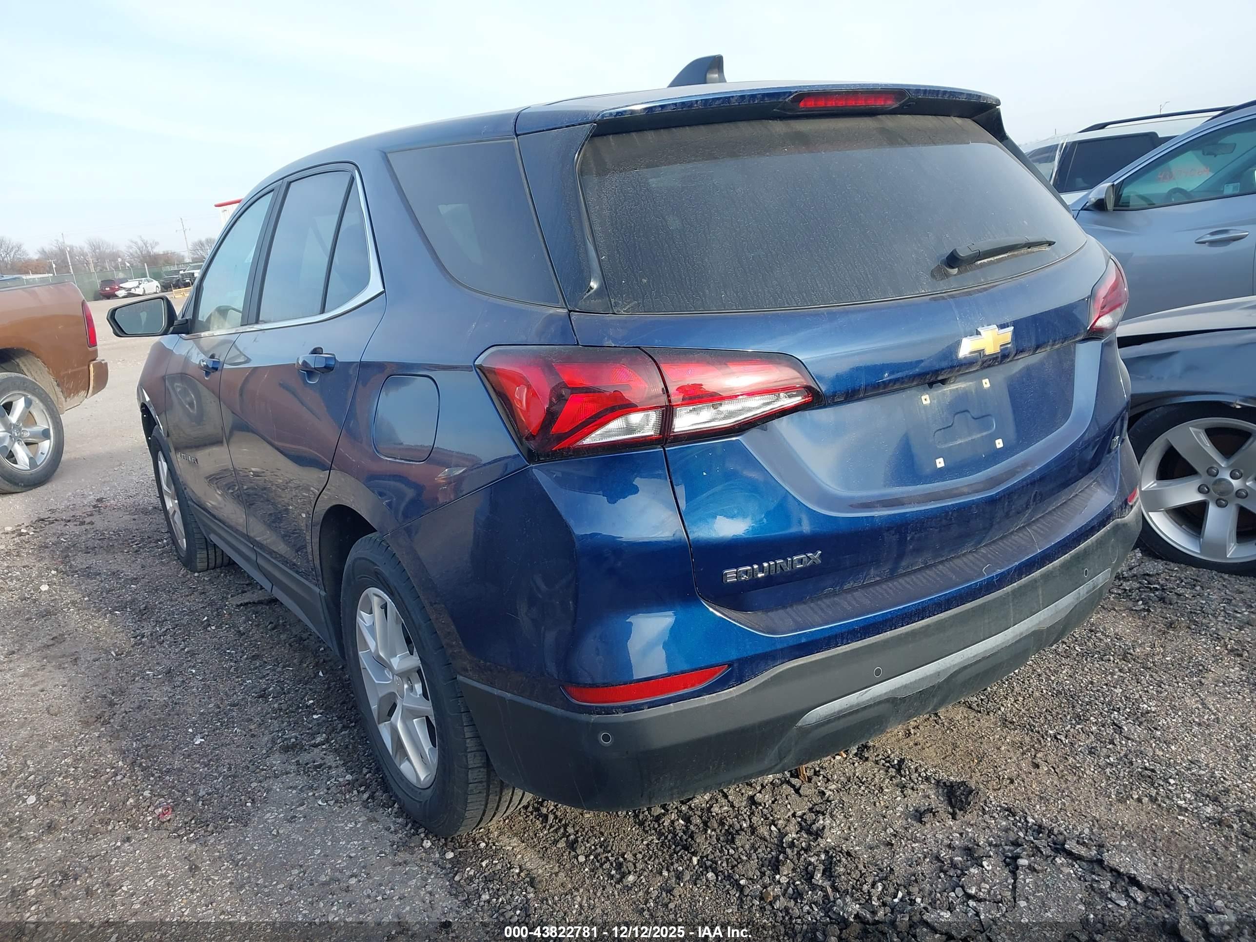 CHEVROLET EQUINOX image 3