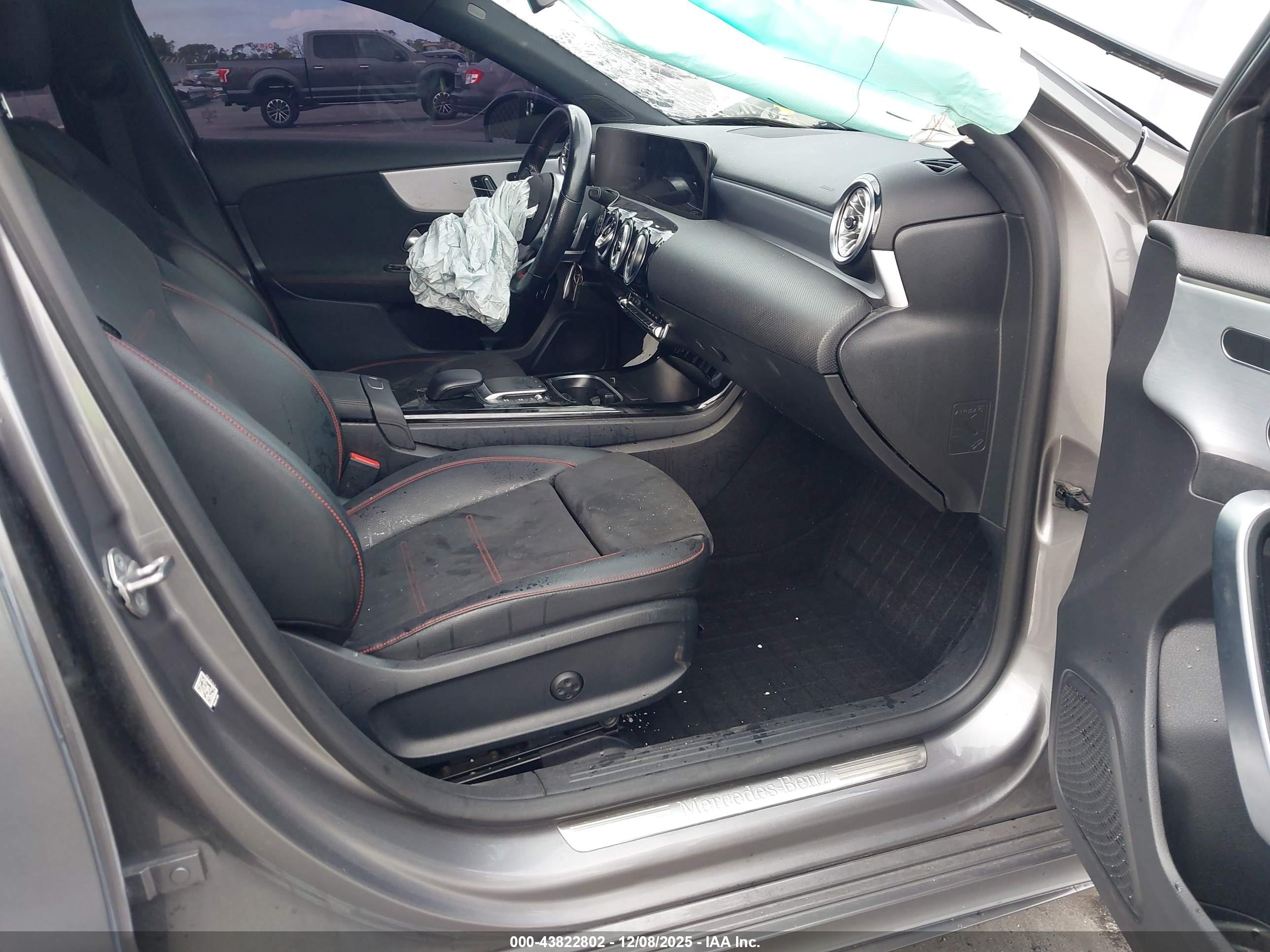 MERCEDES-BENZ A image 5