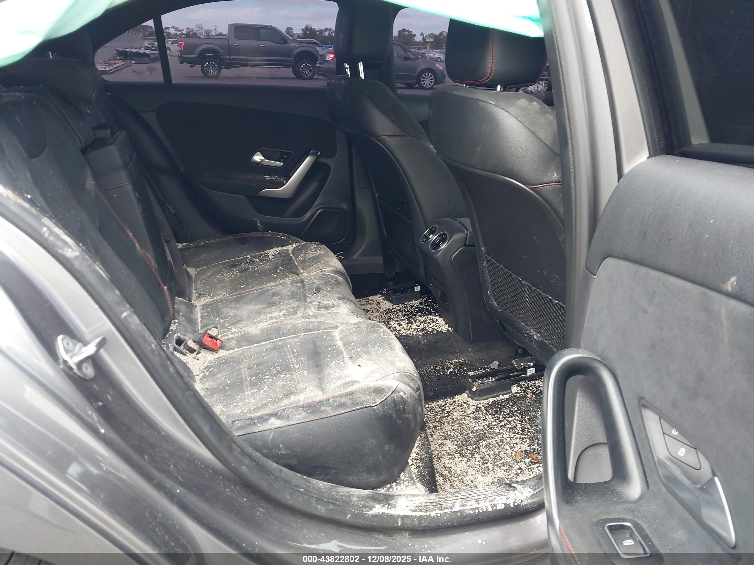 MERCEDES-BENZ A image 8
