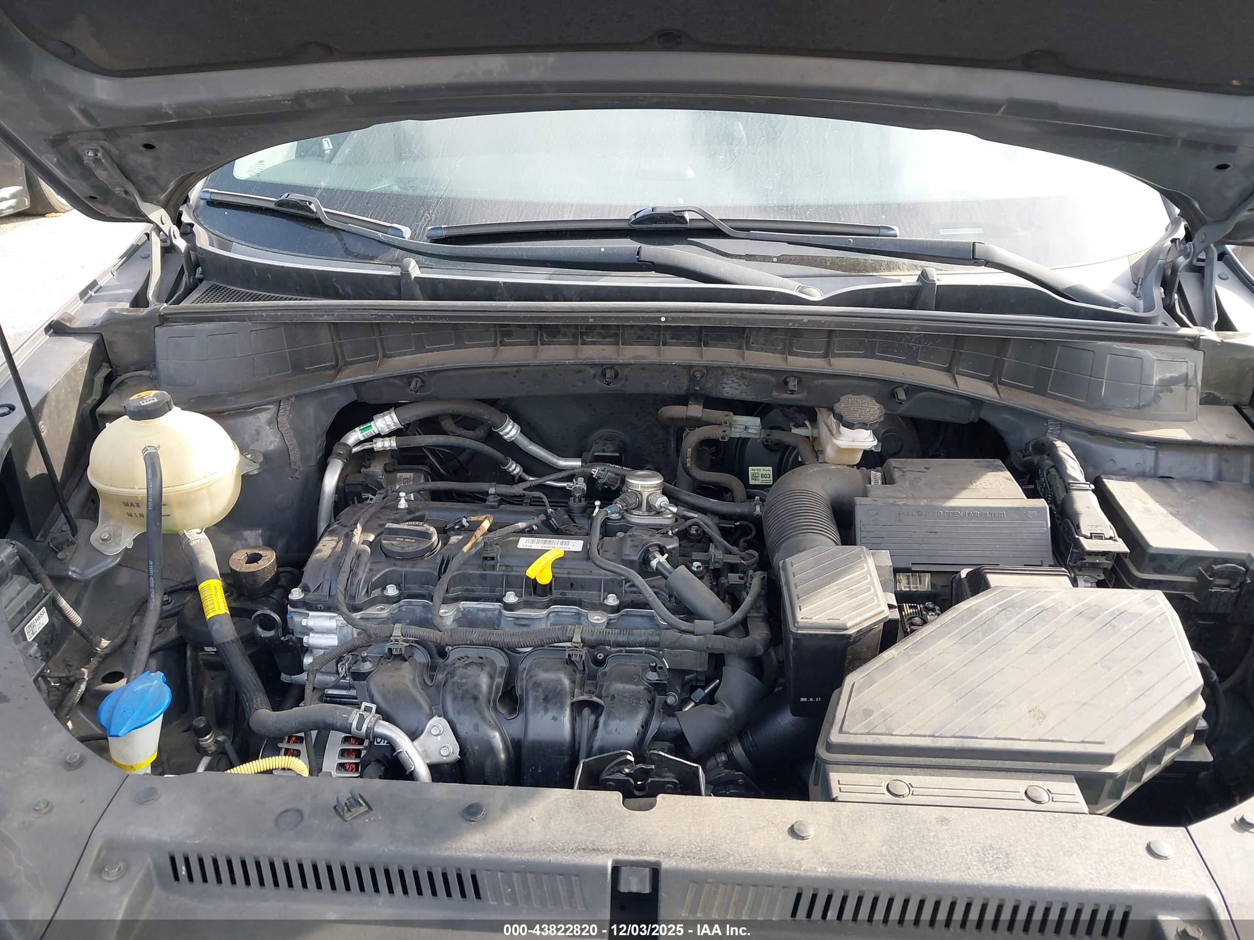 HYUNDAI TUCSON image 10