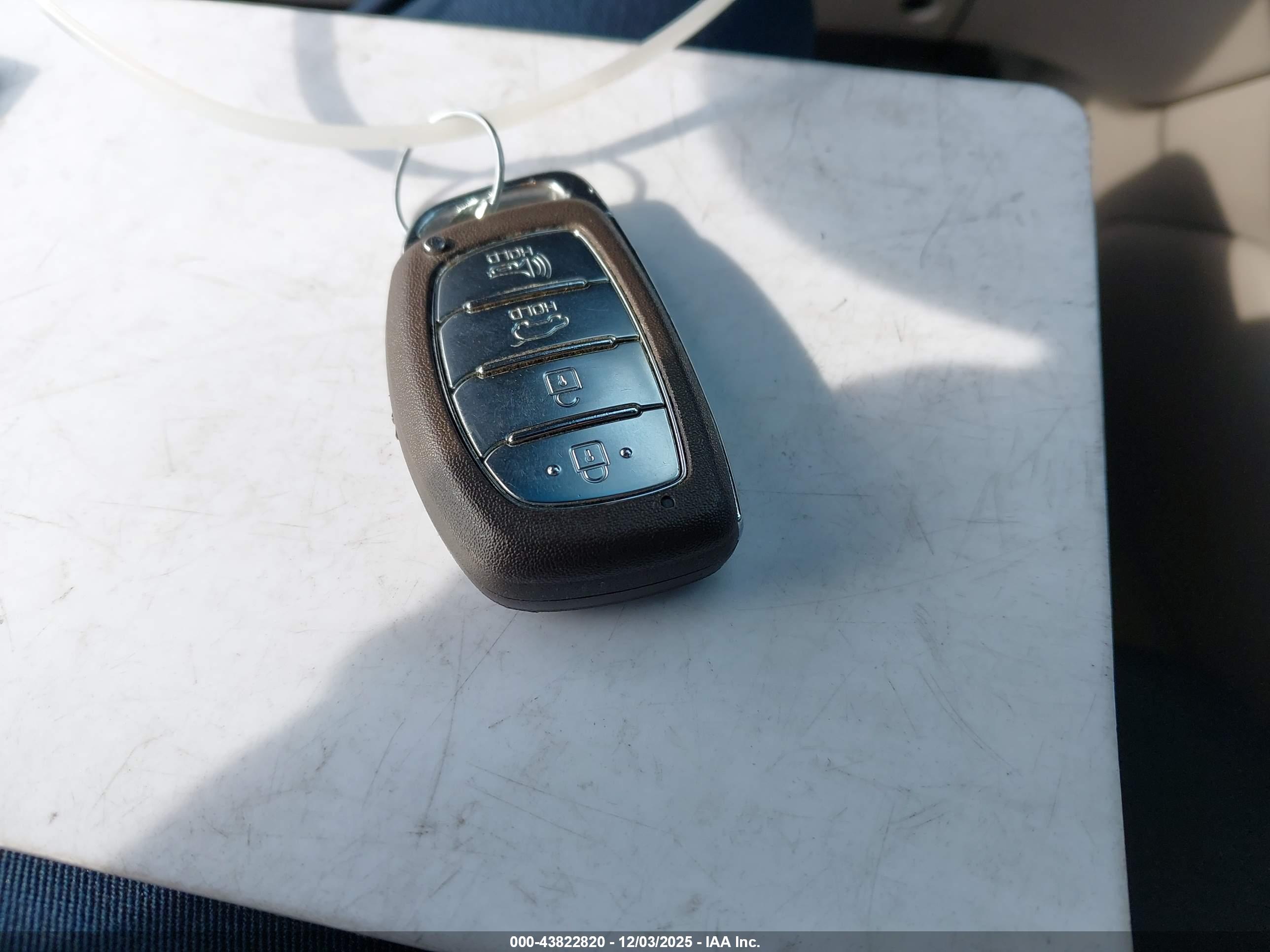 HYUNDAI TUCSON image 11