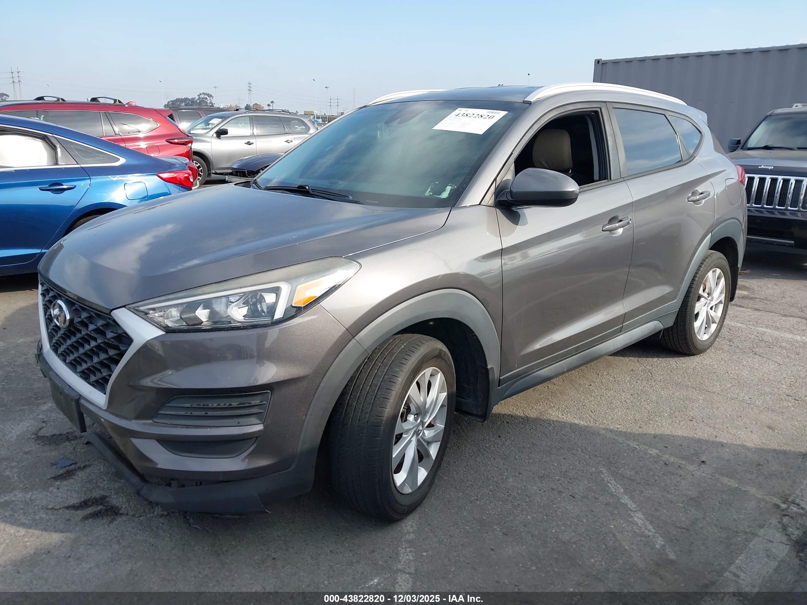 HYUNDAI TUCSON image 2