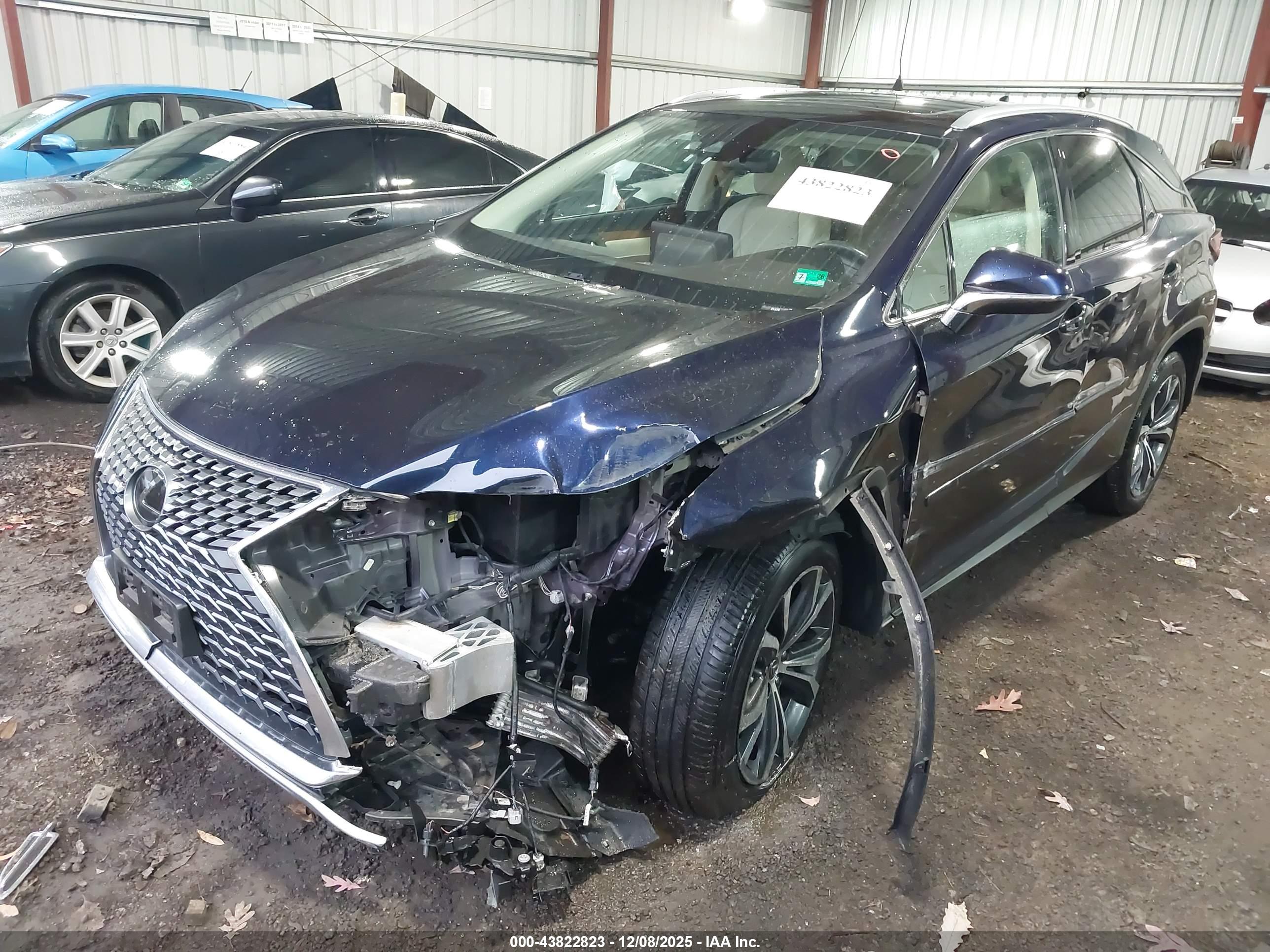 LEXUS RX image 2
