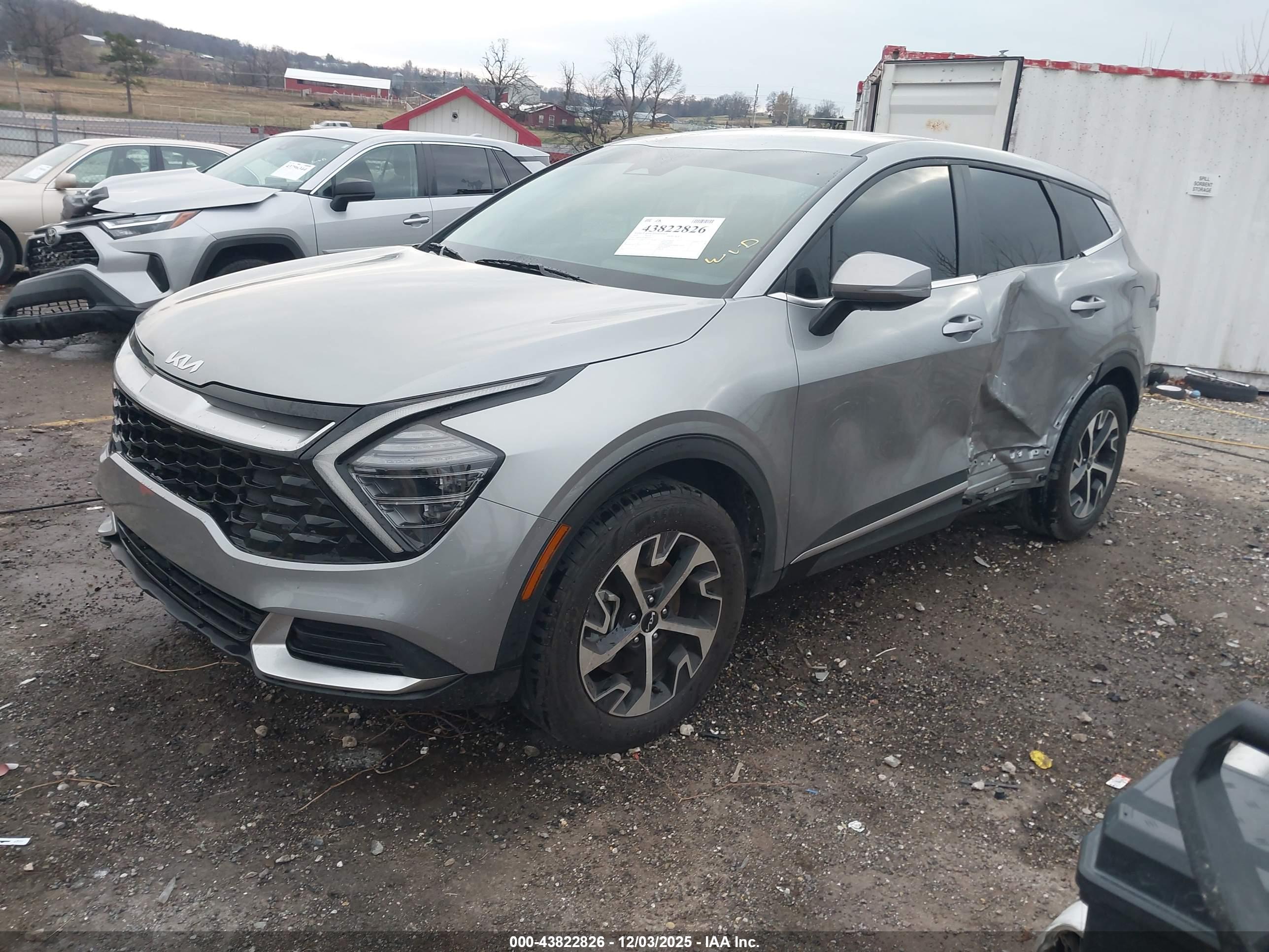 KIA SPORTAGE image 2