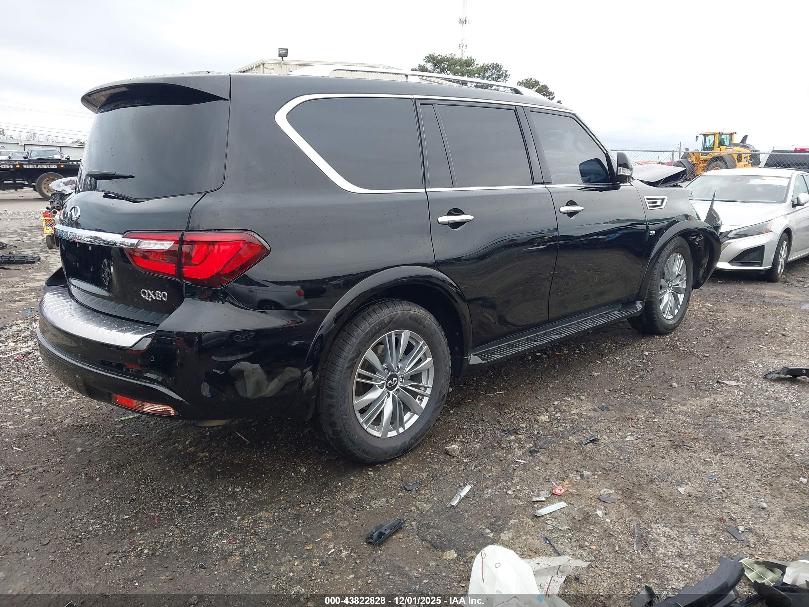 INFINITI QX80 image 4