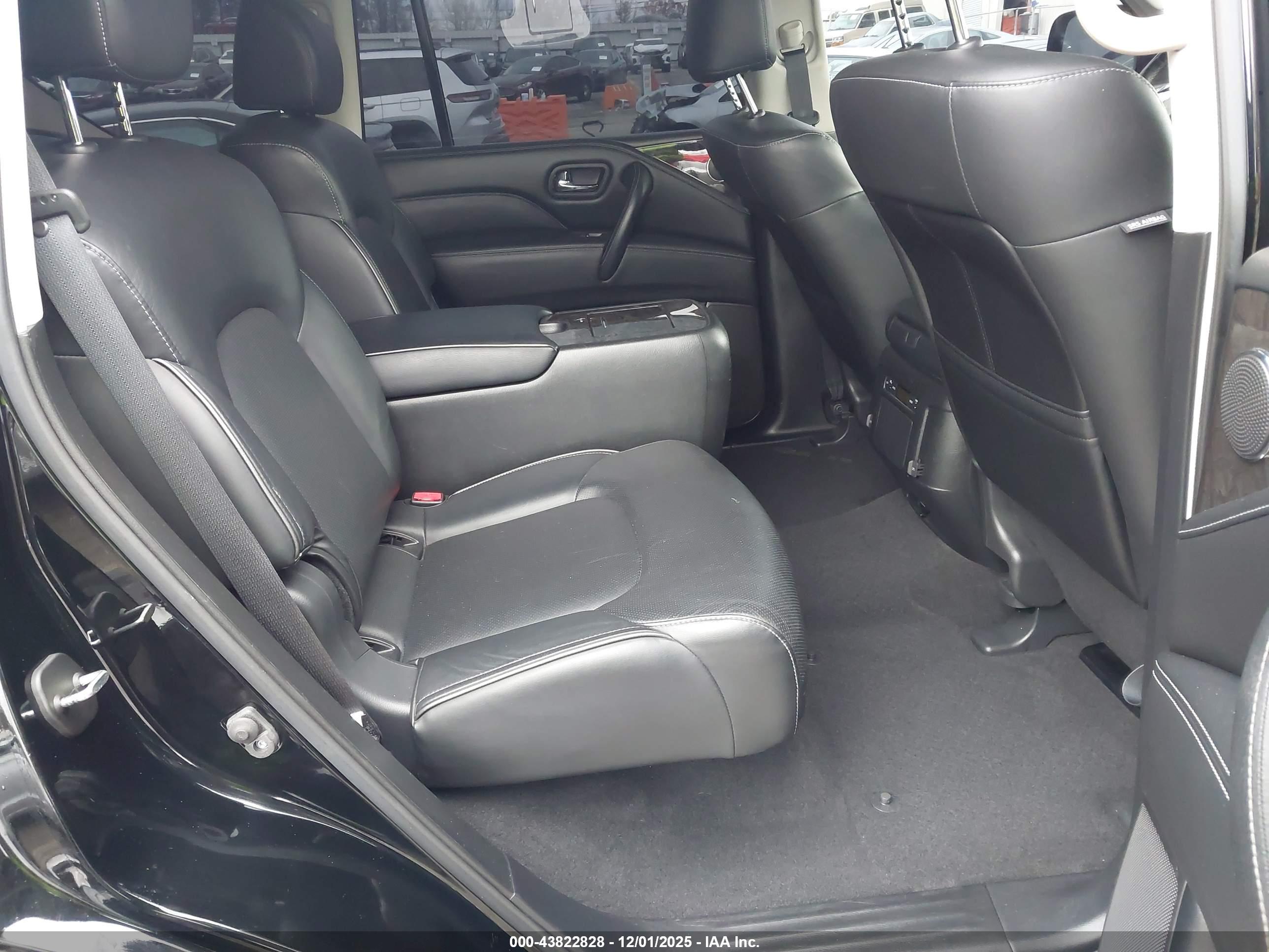 INFINITI QX80 image 8