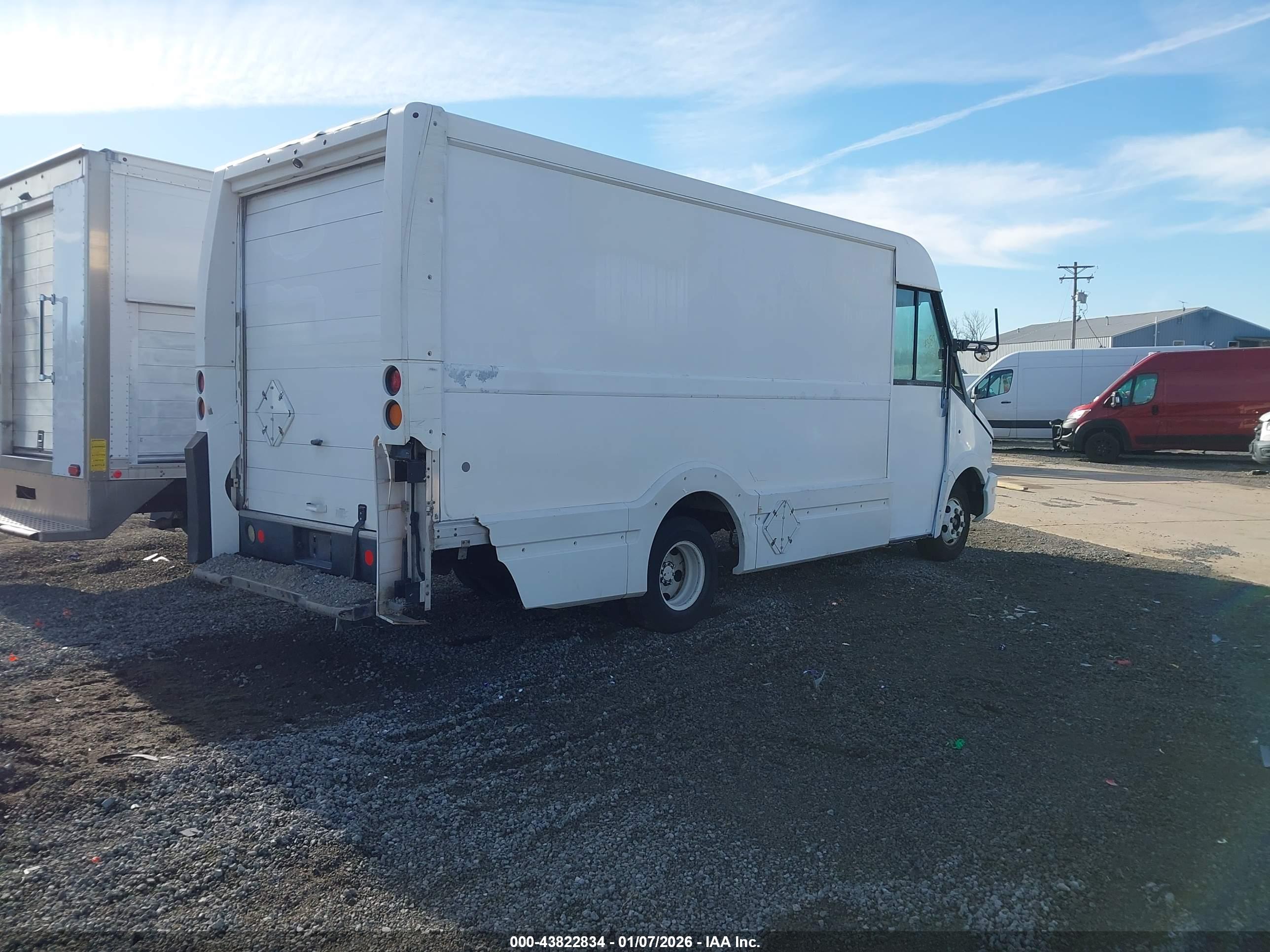 ISUZU COMMERCIAL image 4
