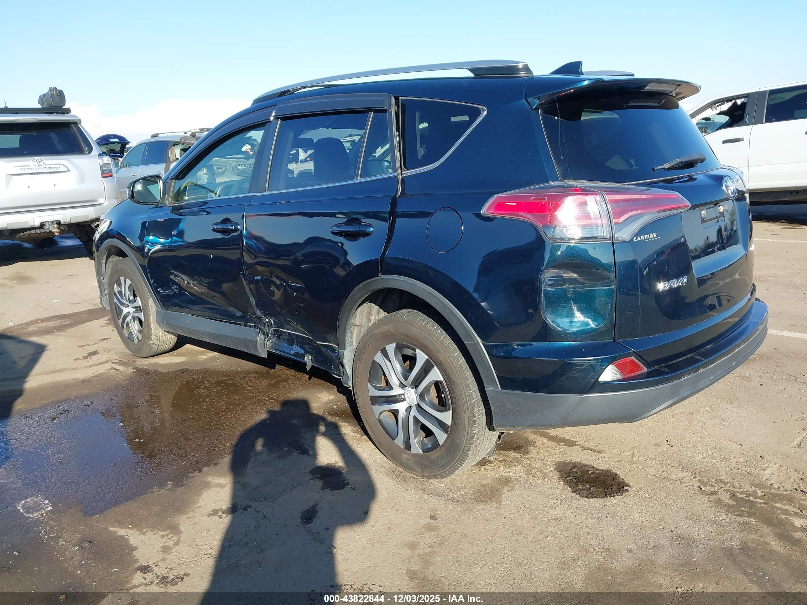 TOYOTA RAV4 image 3