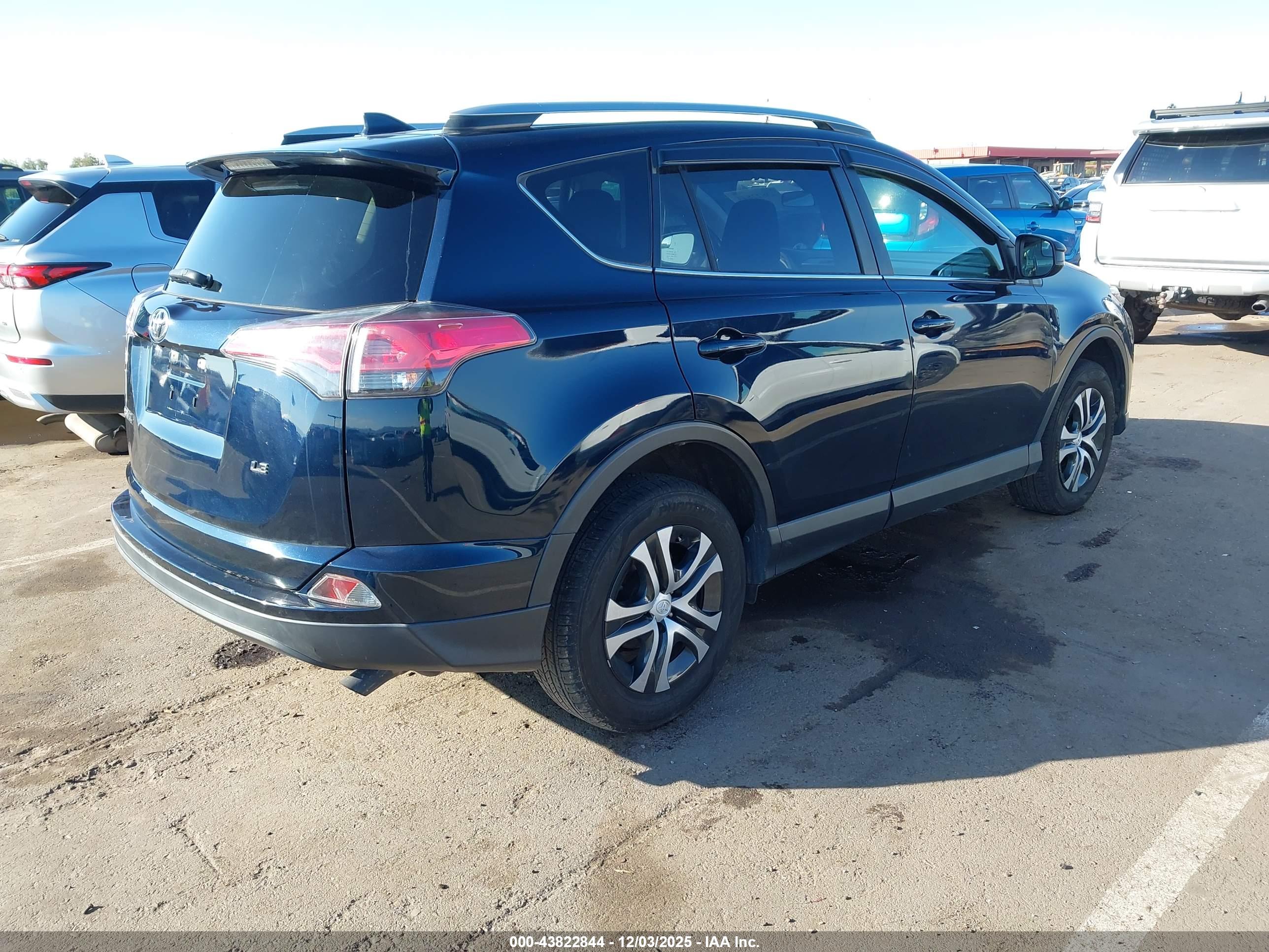 TOYOTA RAV4 image 4