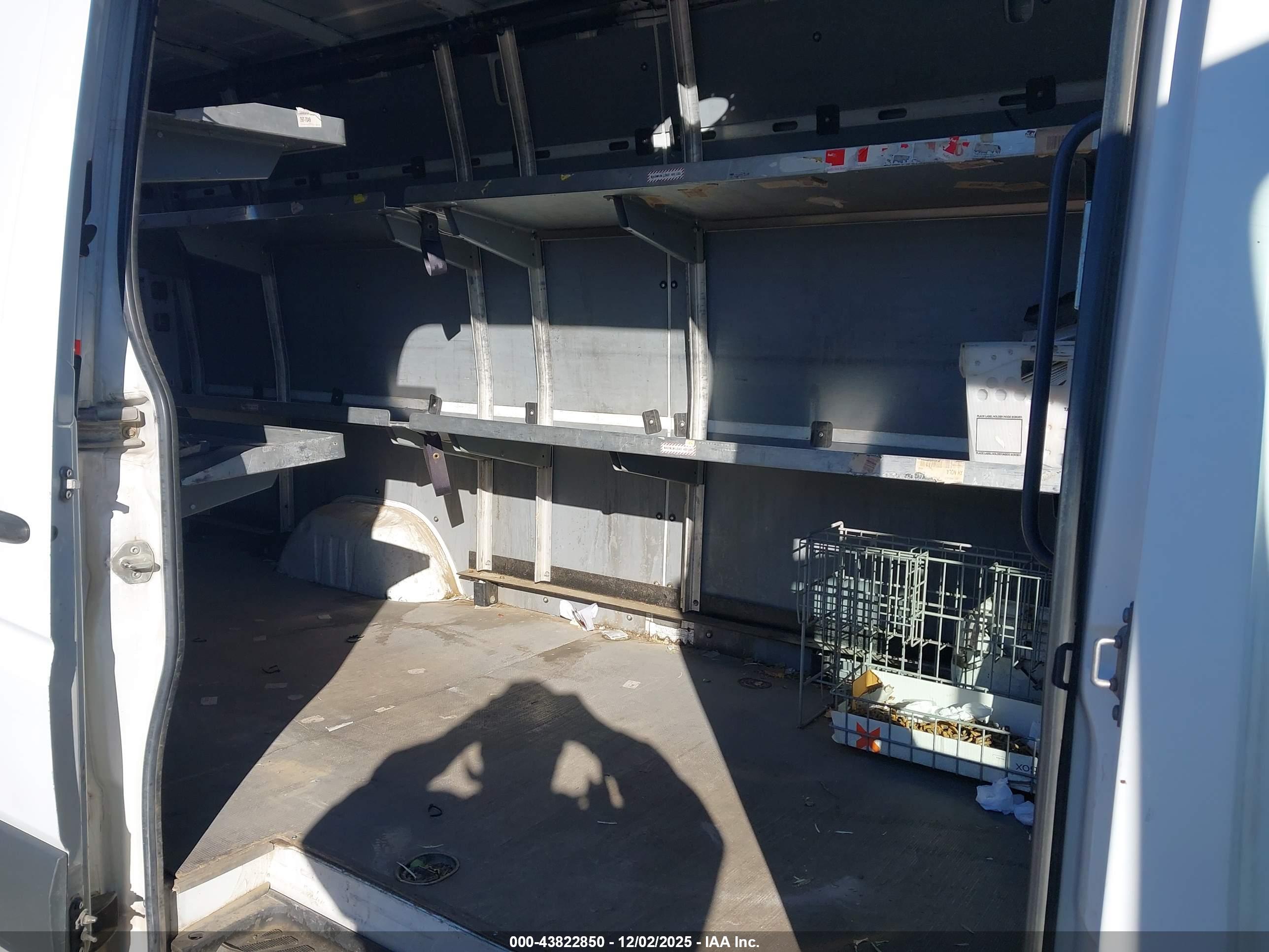 MERCEDES-BENZ SPRINTER image 8