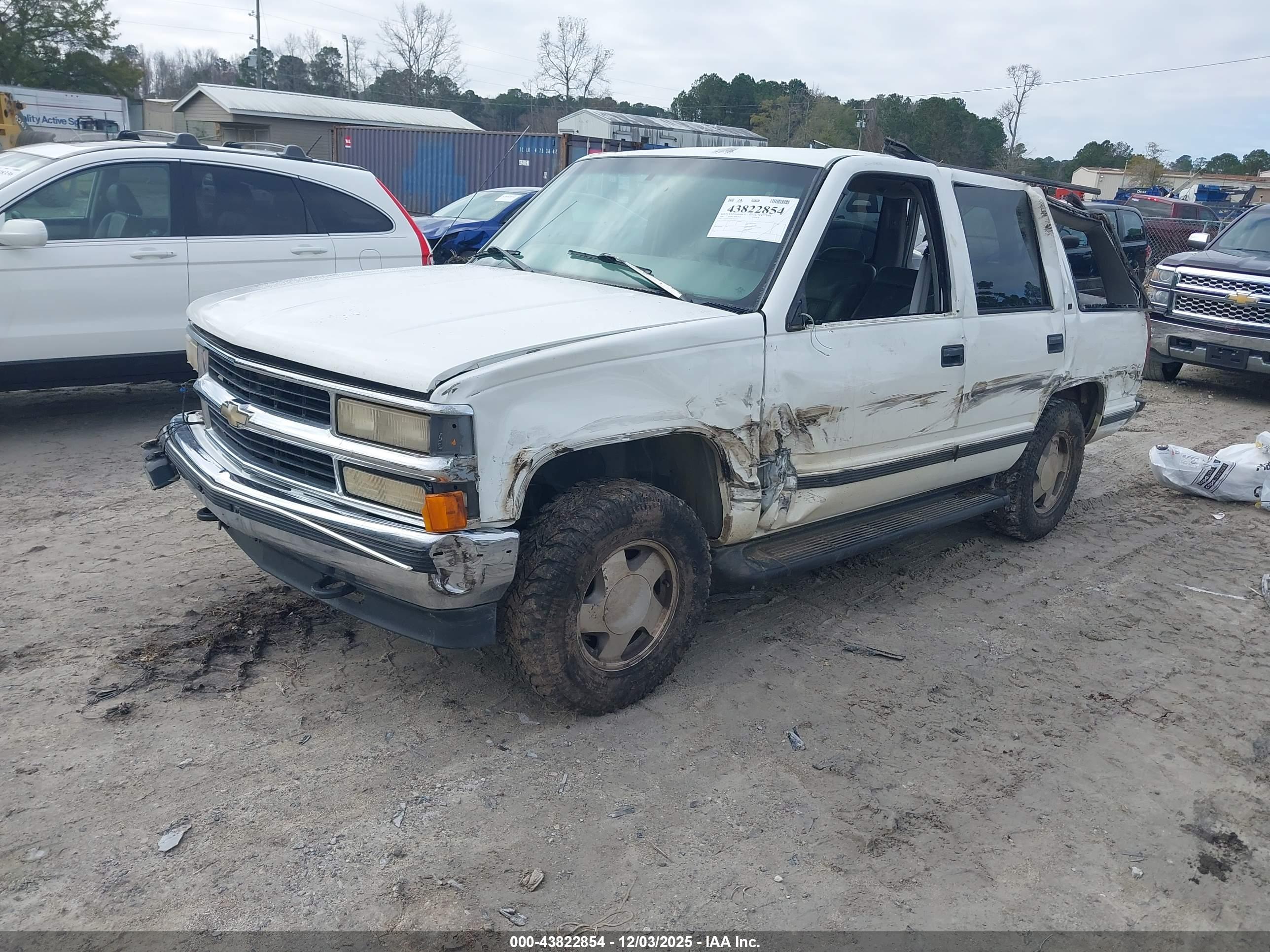 CHEVROLET TAHOE image 2