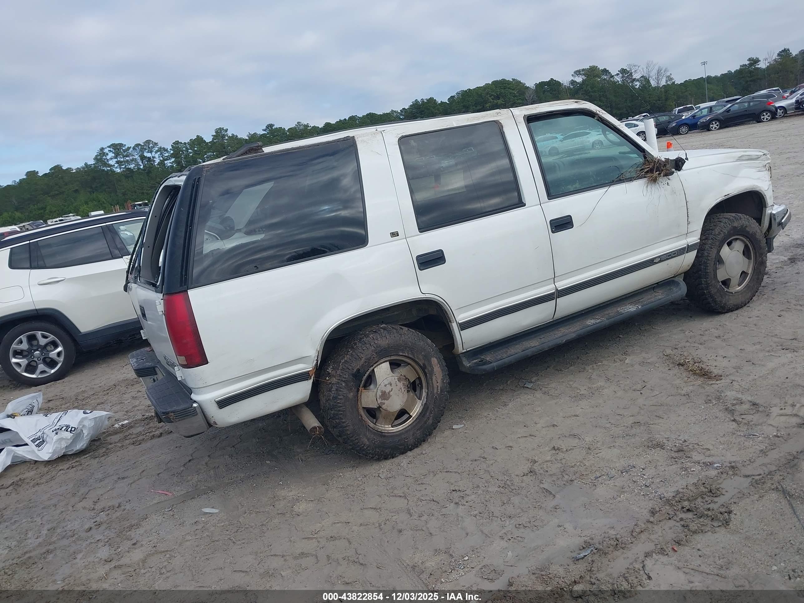 CHEVROLET TAHOE image 4