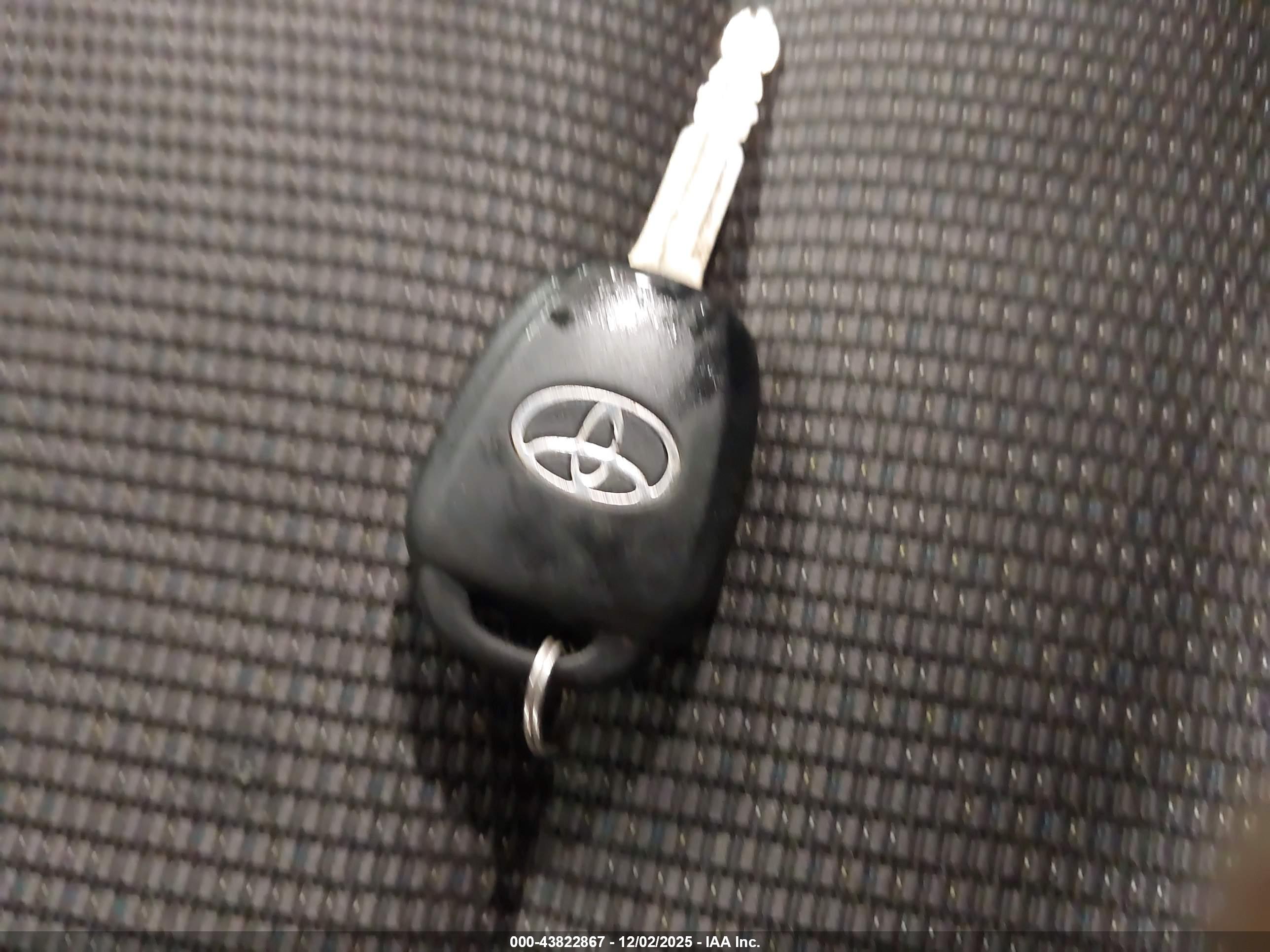 TOYOTA COROLLA image 11