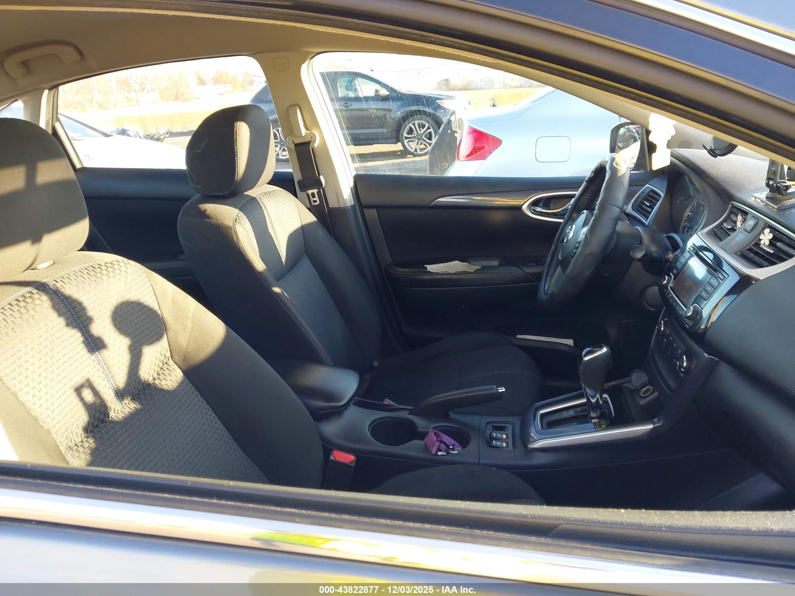 NISSAN SENTRA image 5
