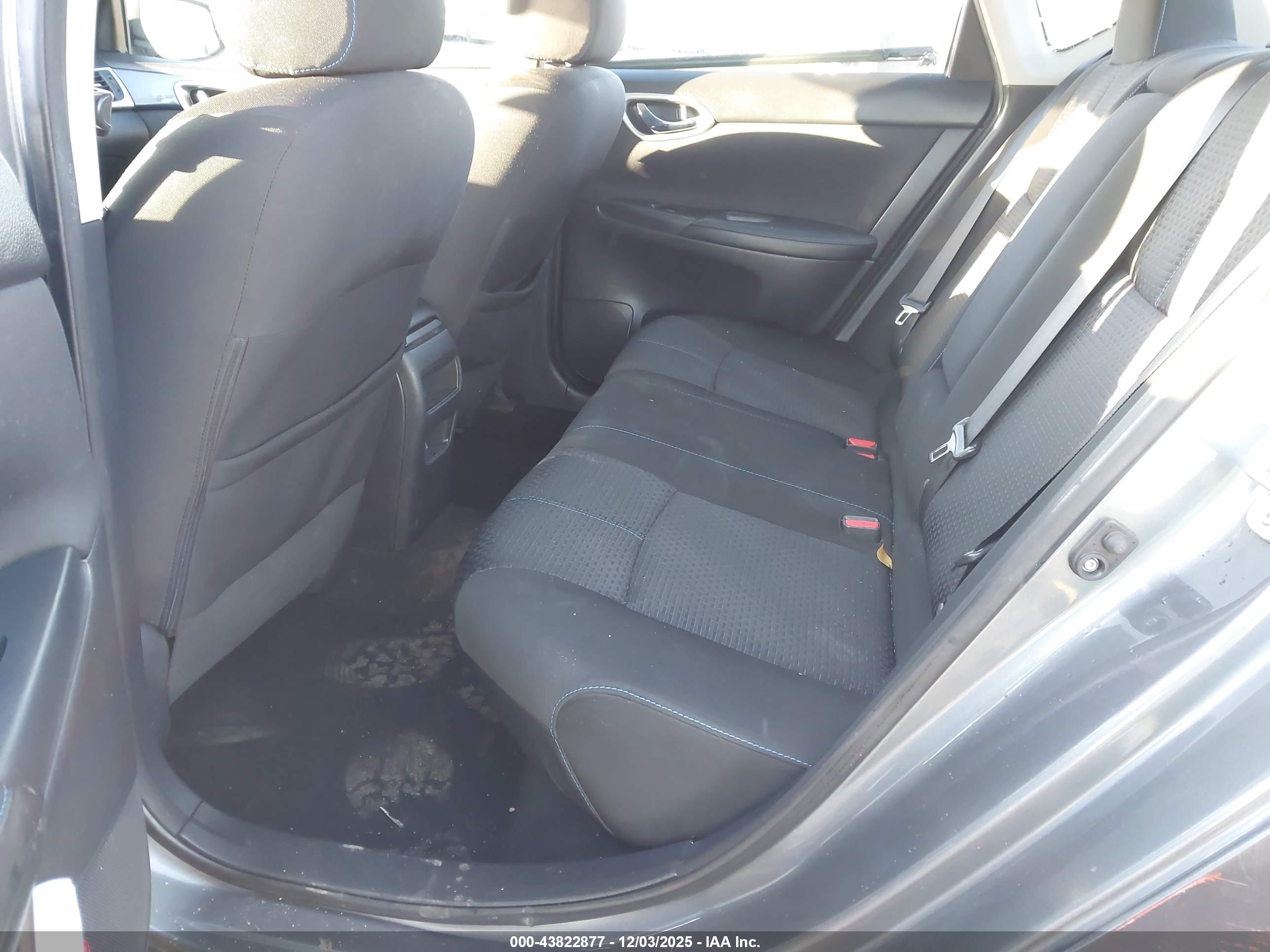 NISSAN SENTRA image 8