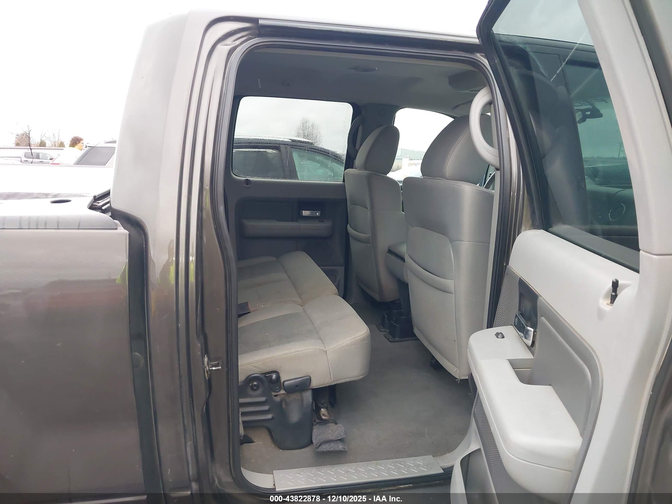FORD F-150 image 8