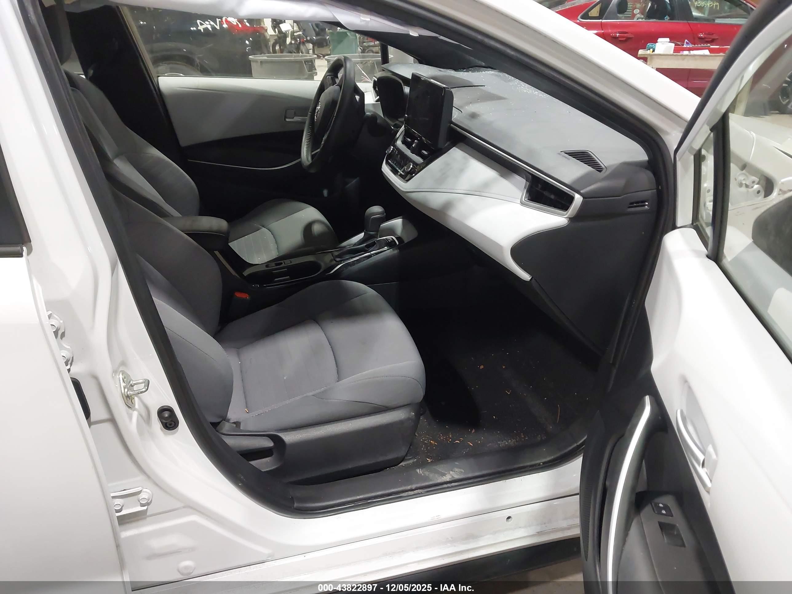 TOYOTA COROLLA image 5