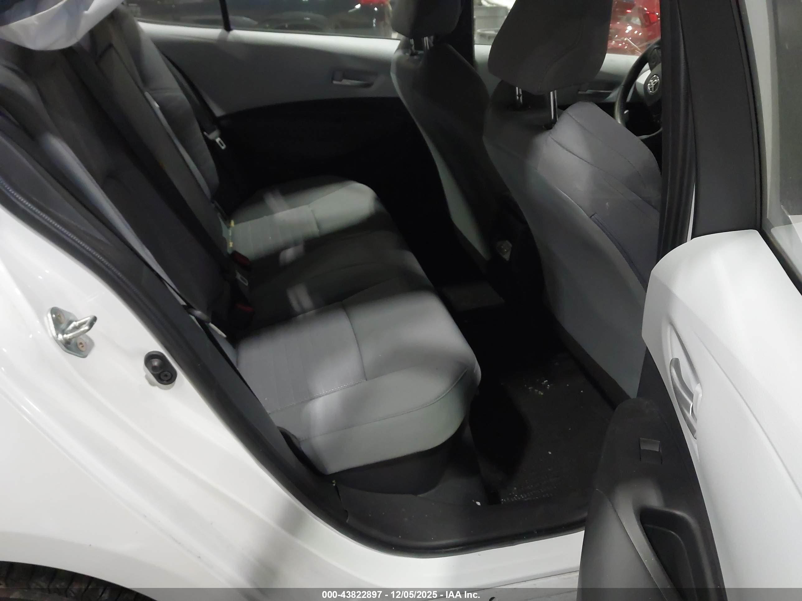 TOYOTA COROLLA image 8