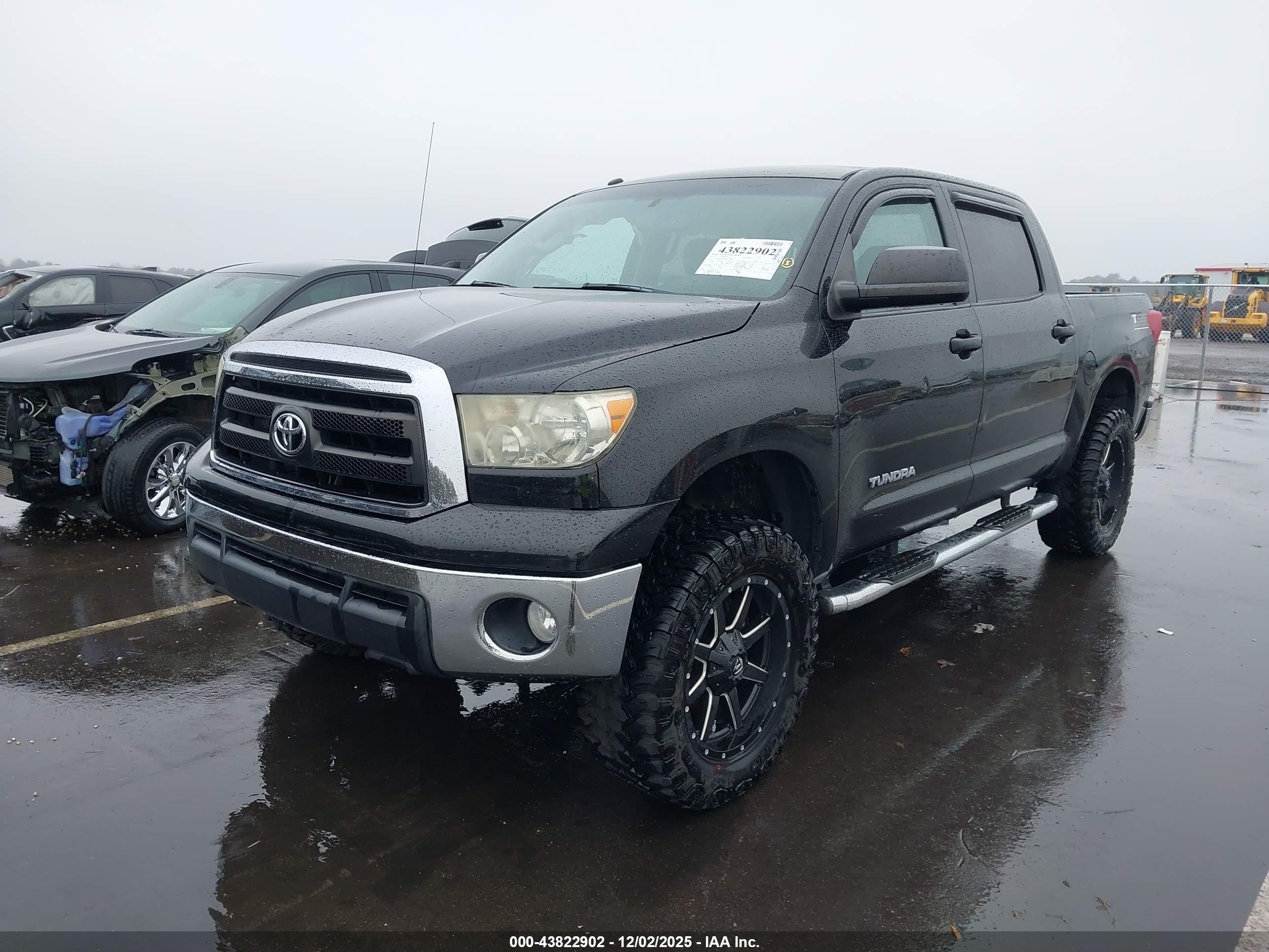 TOYOTA TUNDRA image 2