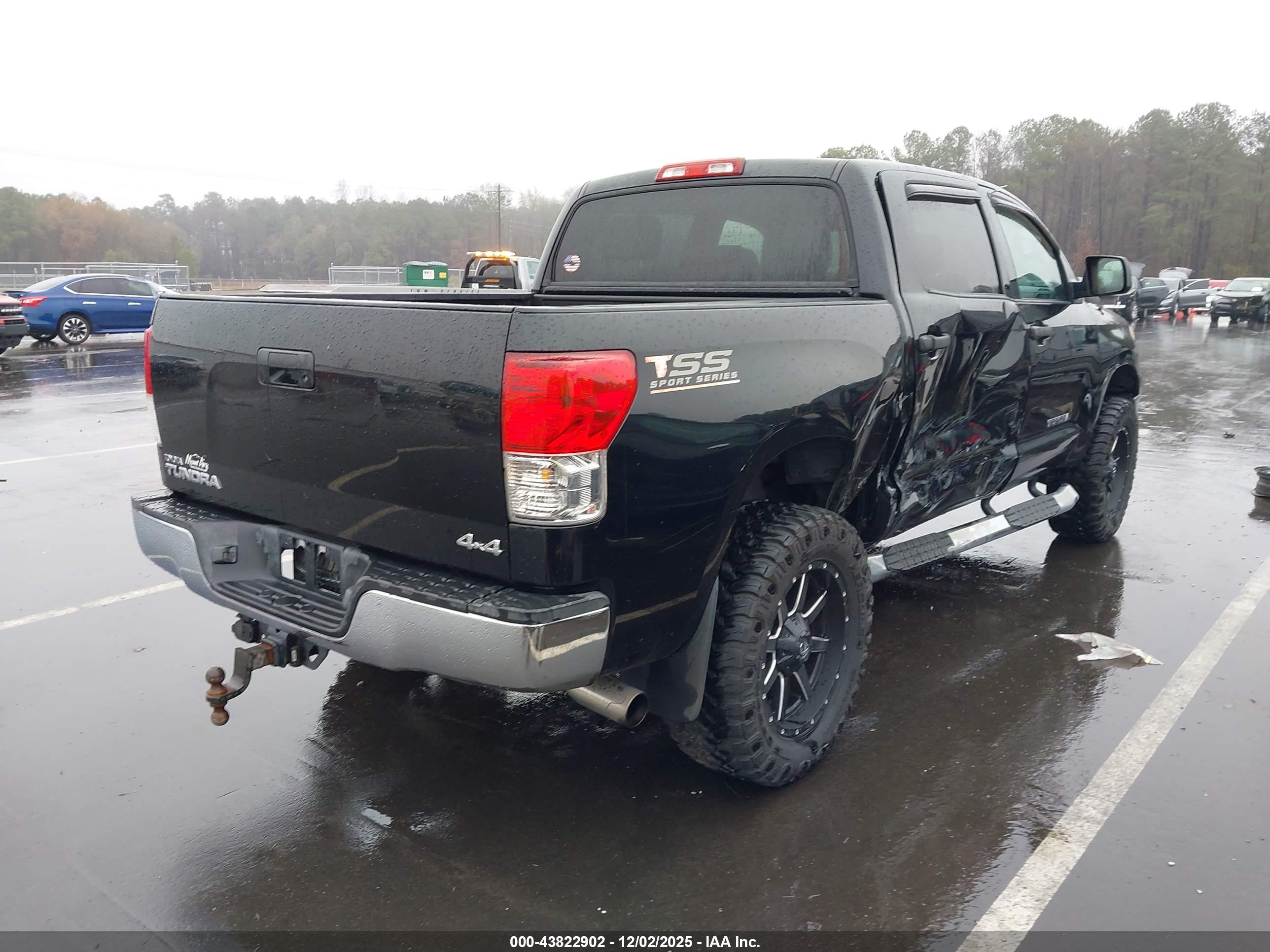 TOYOTA TUNDRA image 4