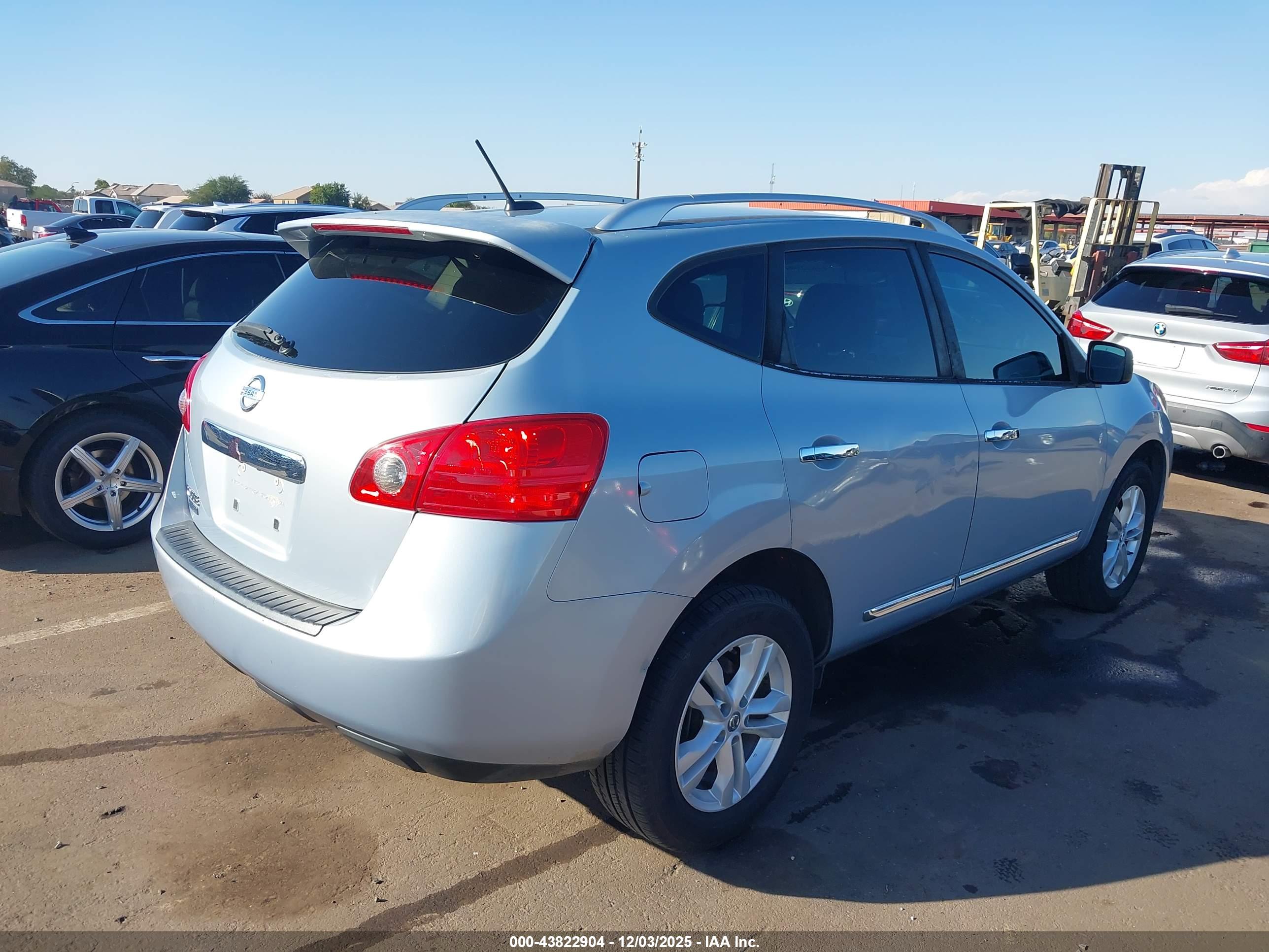 NISSAN ROGUE image 4