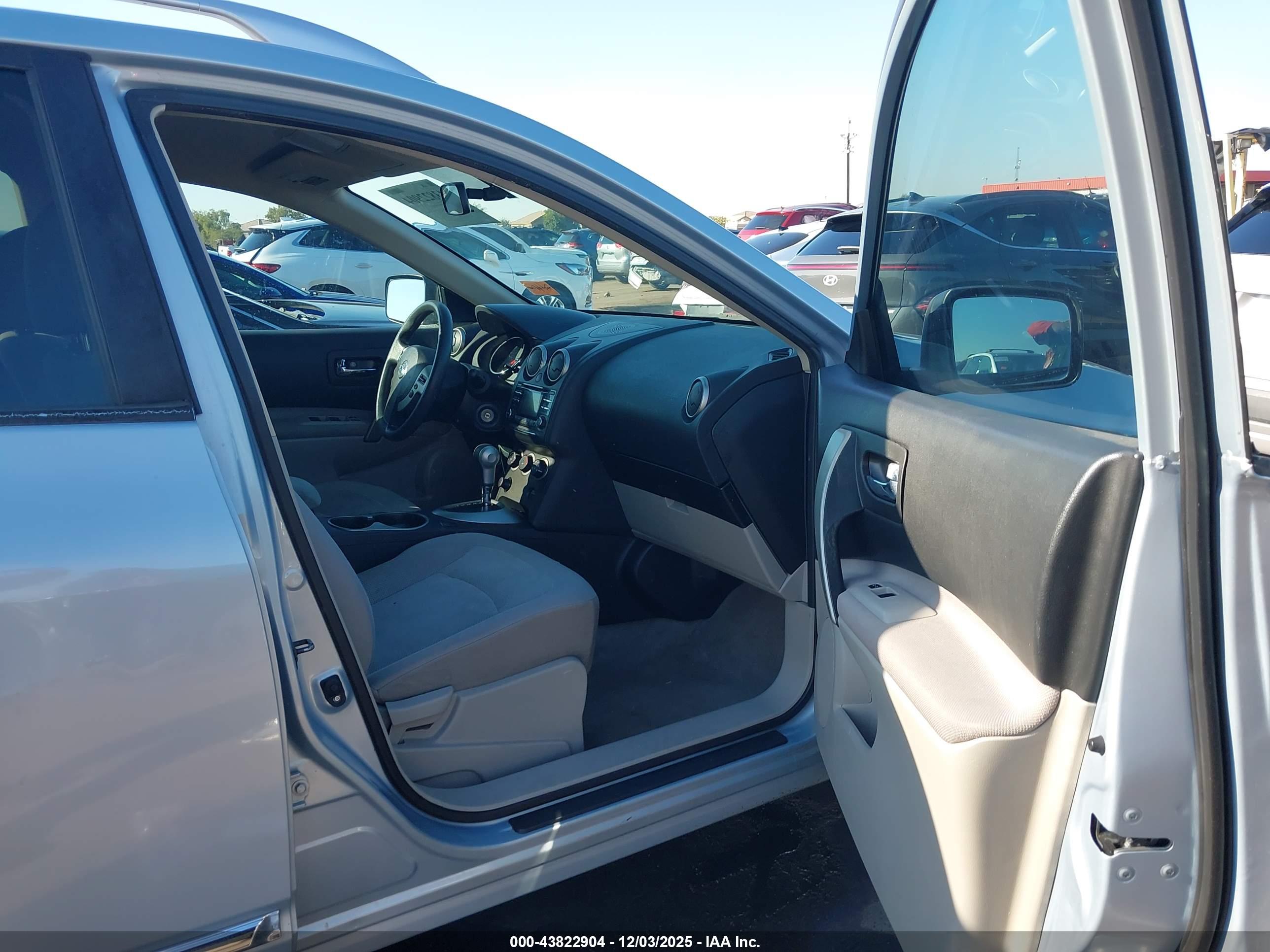 NISSAN ROGUE image 5