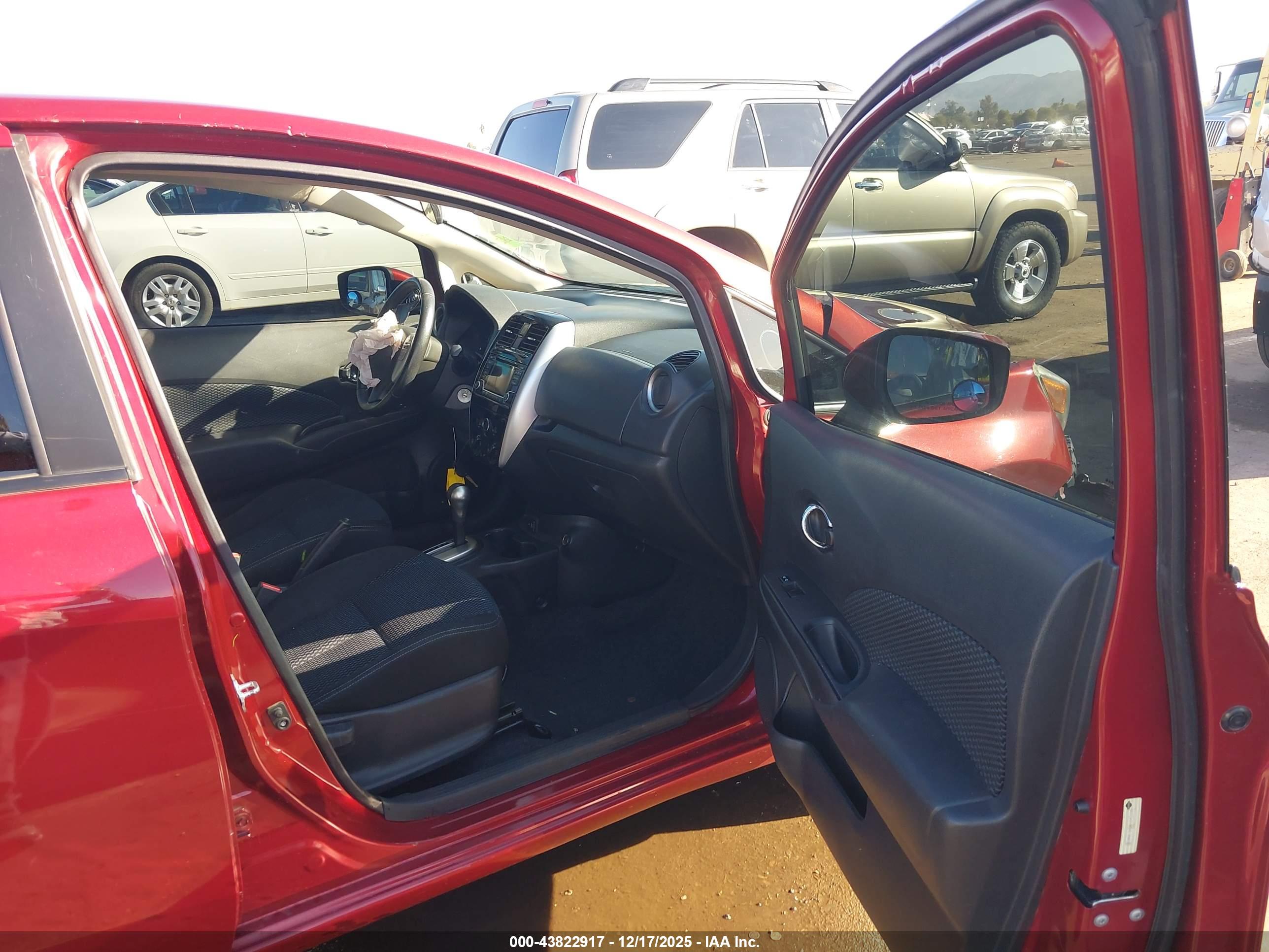 NISSAN VERSA image 5