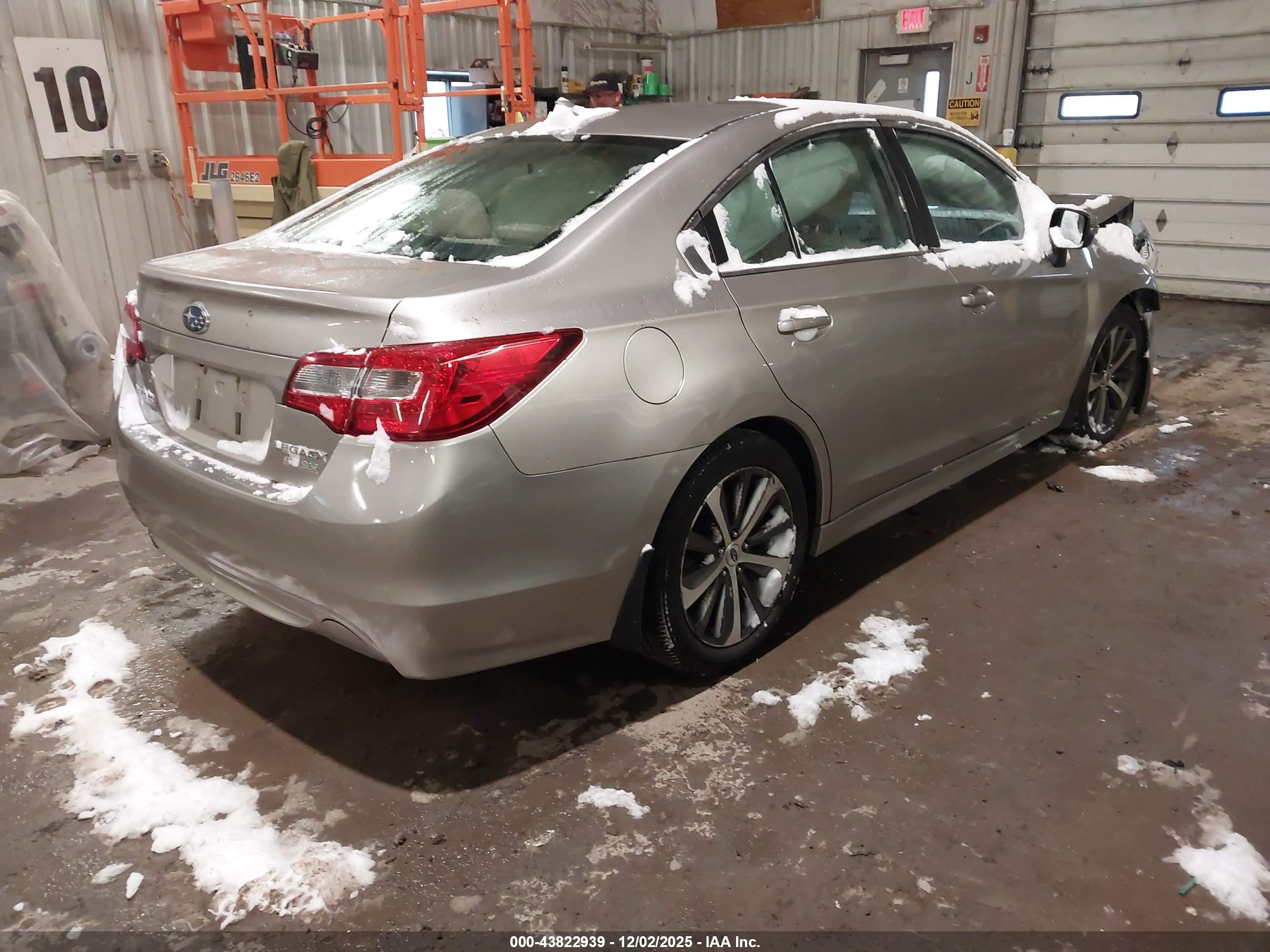 SUBARU LEGACY image 4