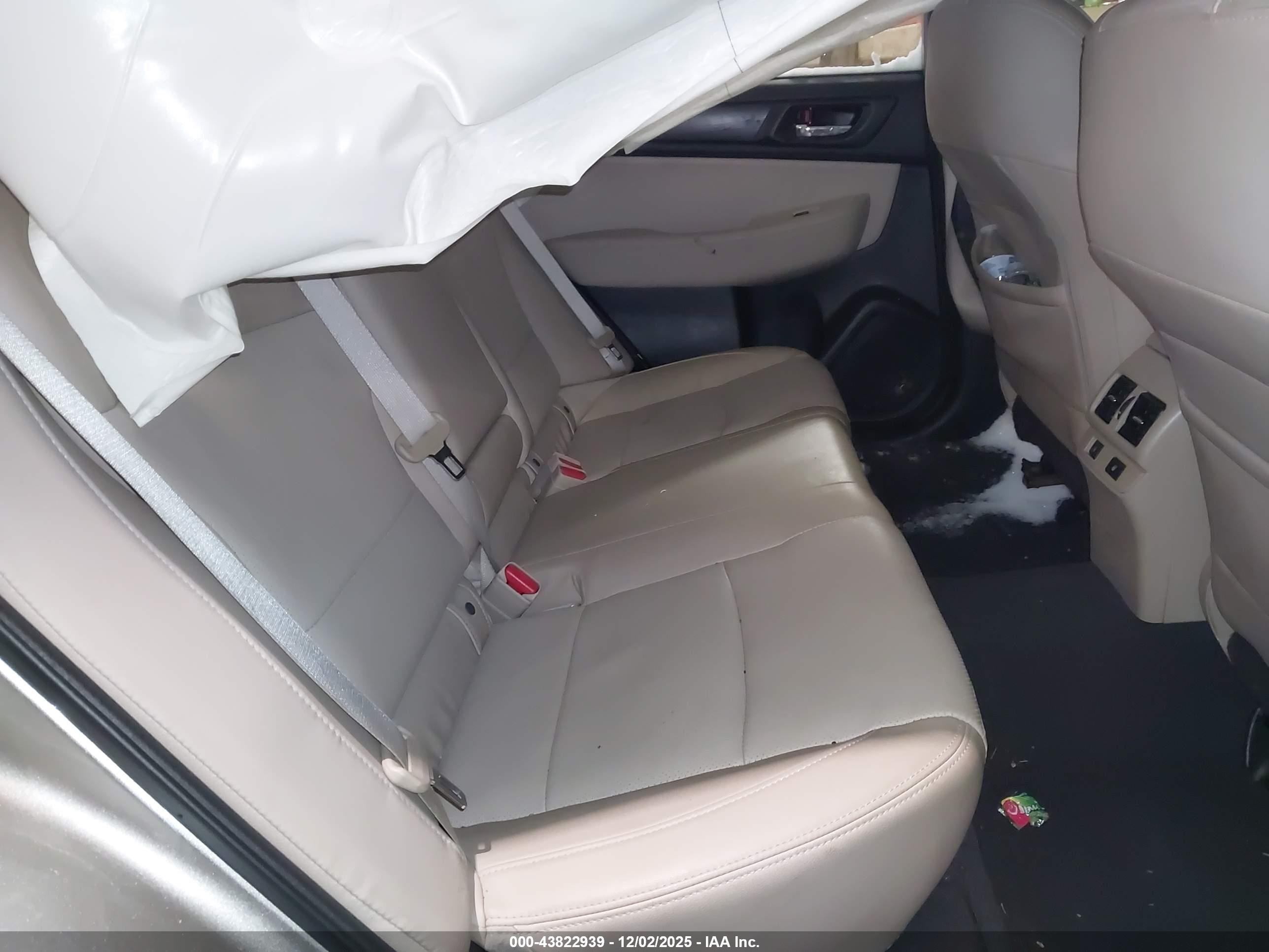 SUBARU LEGACY image 8