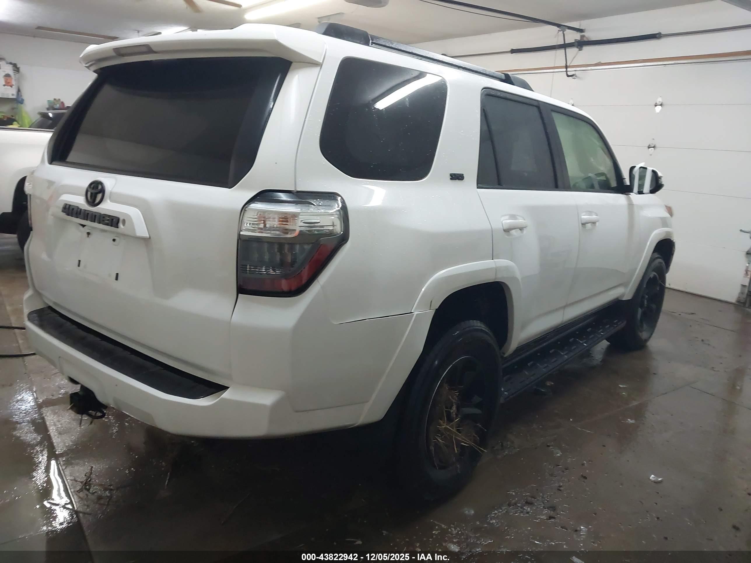 TOYOTA 4RUNNER image 4