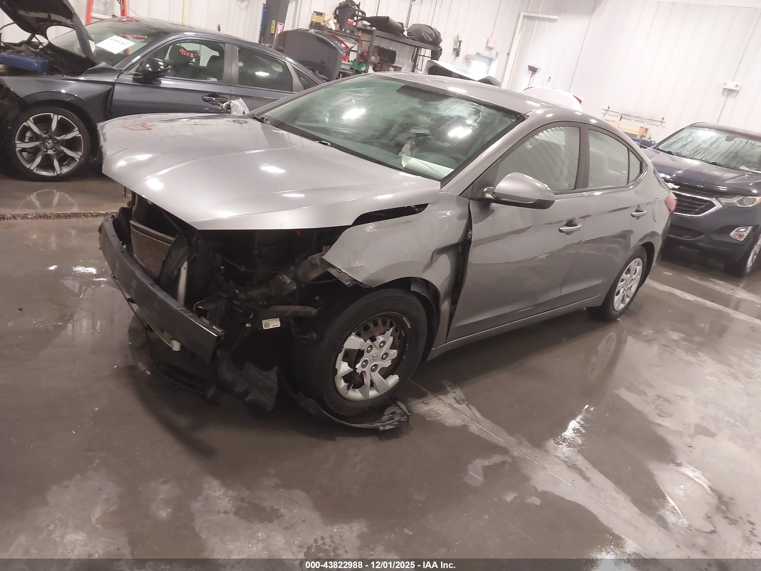 HYUNDAI ELANTRA image 2