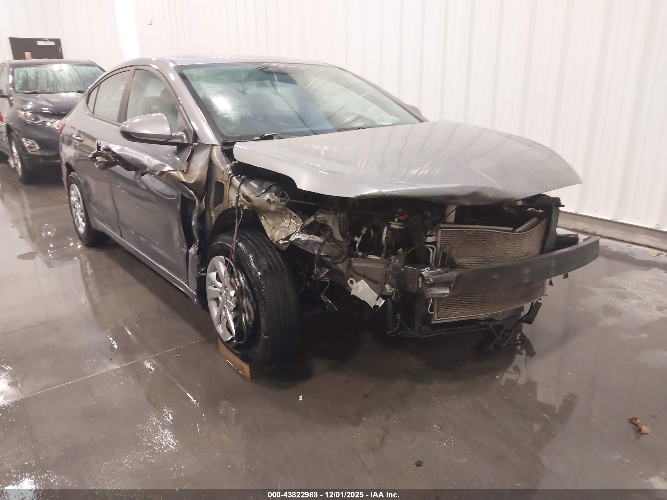 HYUNDAI ELANTRA image 6