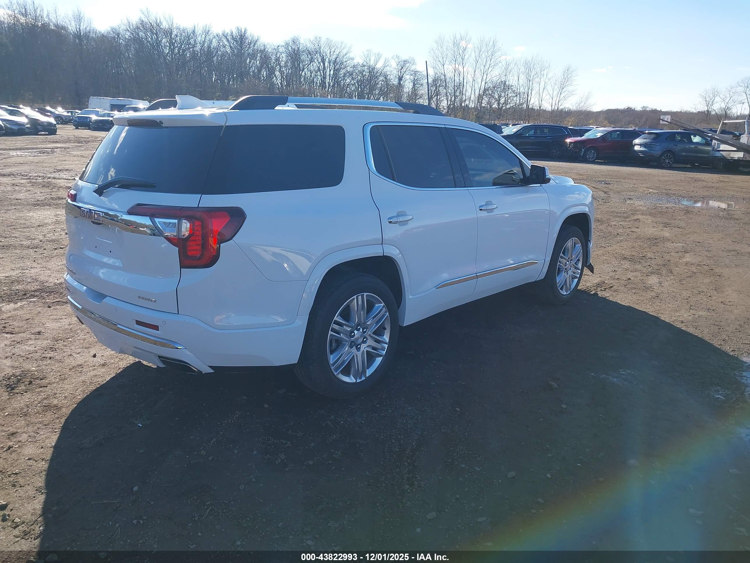 GMC ACADIA image 4