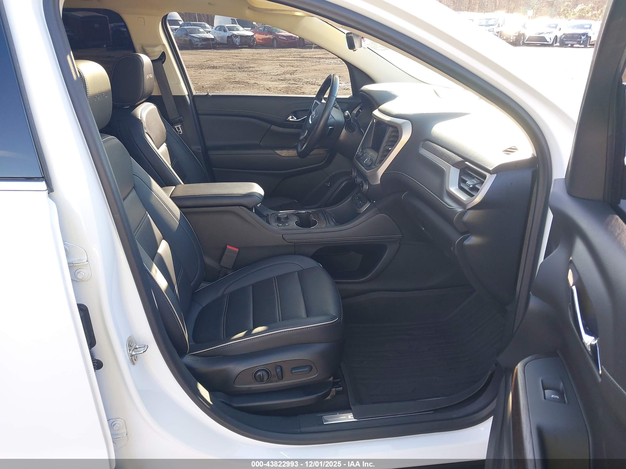 GMC ACADIA image 5