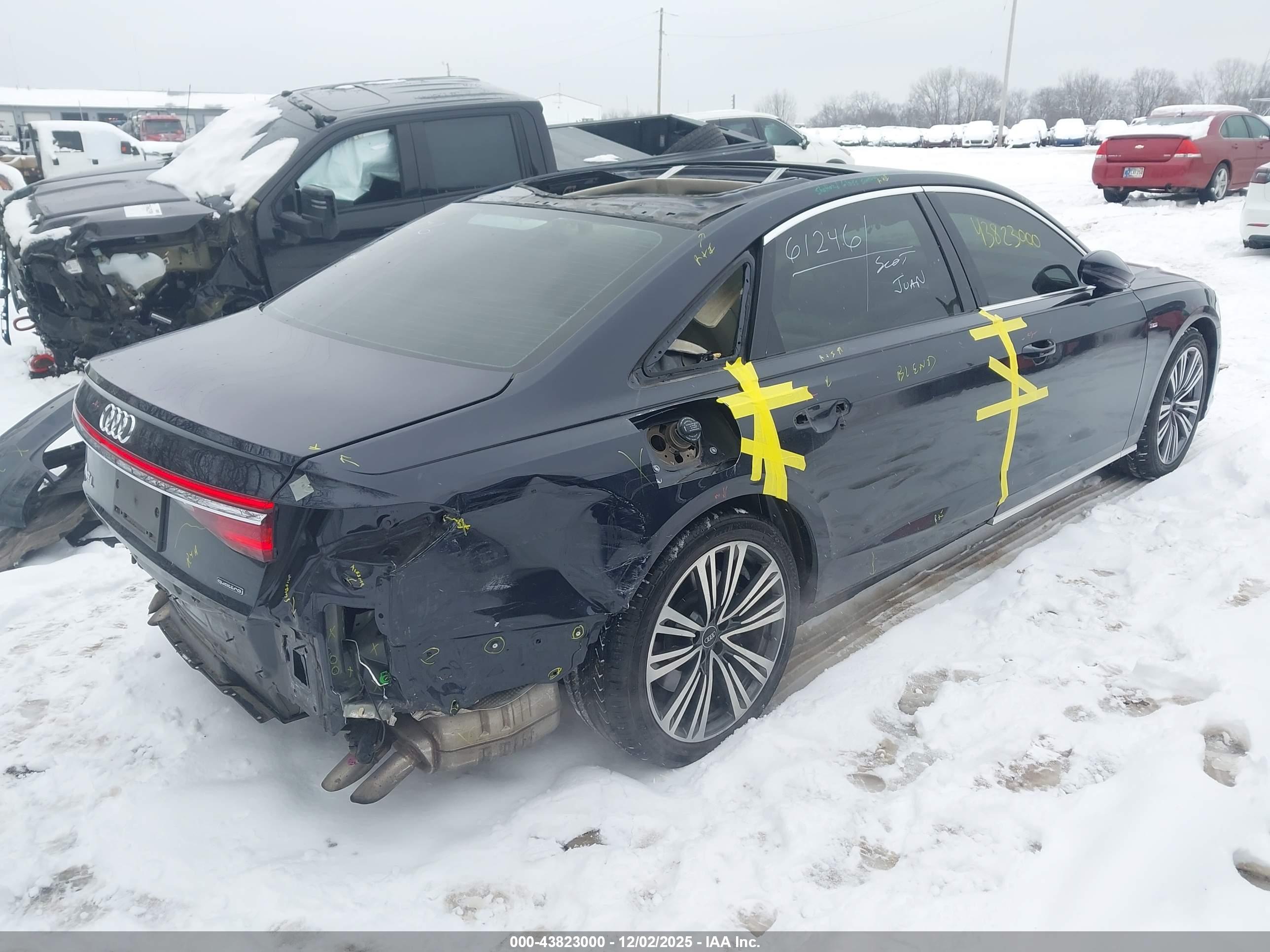 AUDI A8 image 4